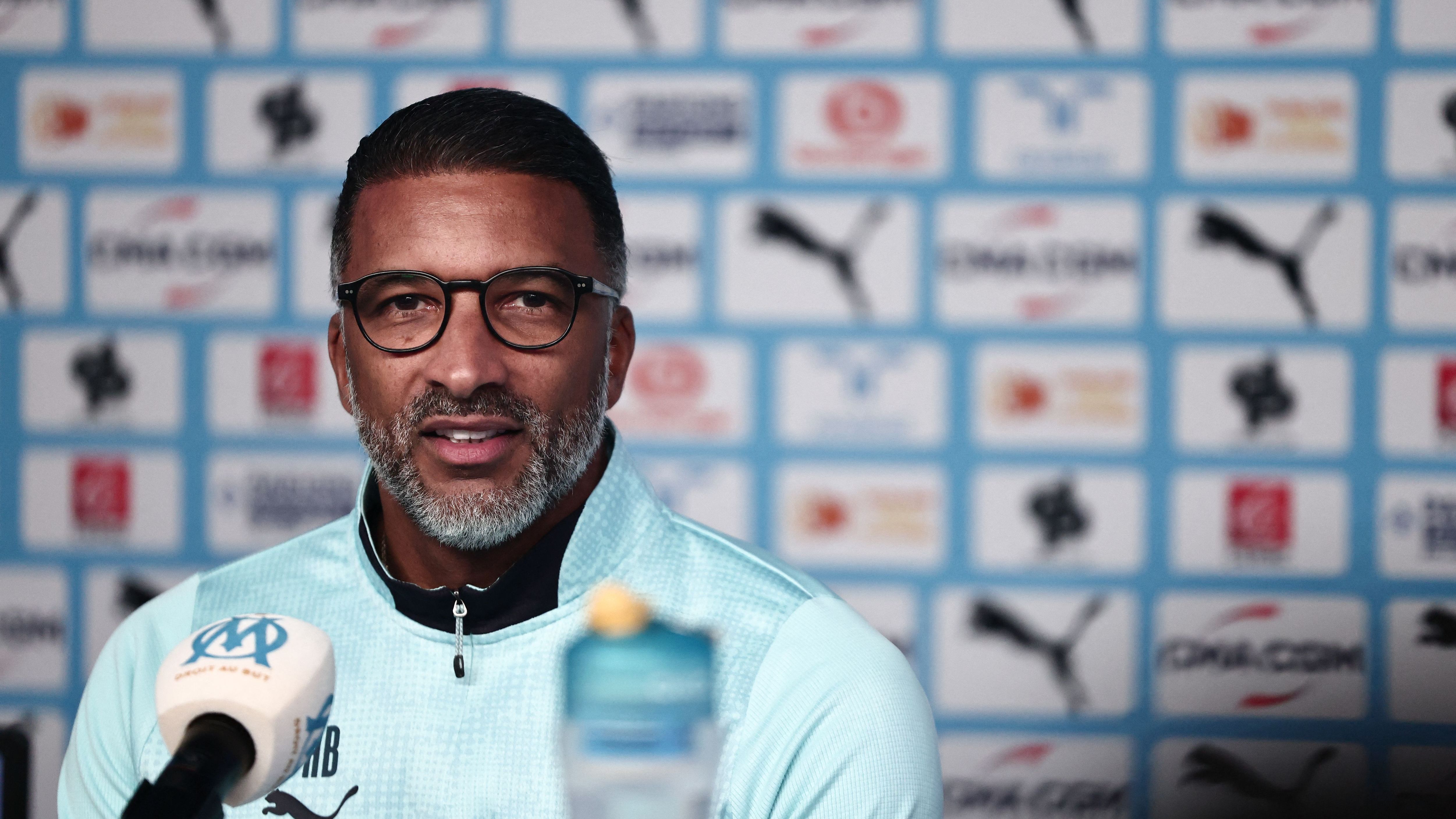 مدرب مارسيليا يهاجم قرار الكاف بسحب لقب كأس أفريقيا من السنغال ويوجه رسالة للمغرب