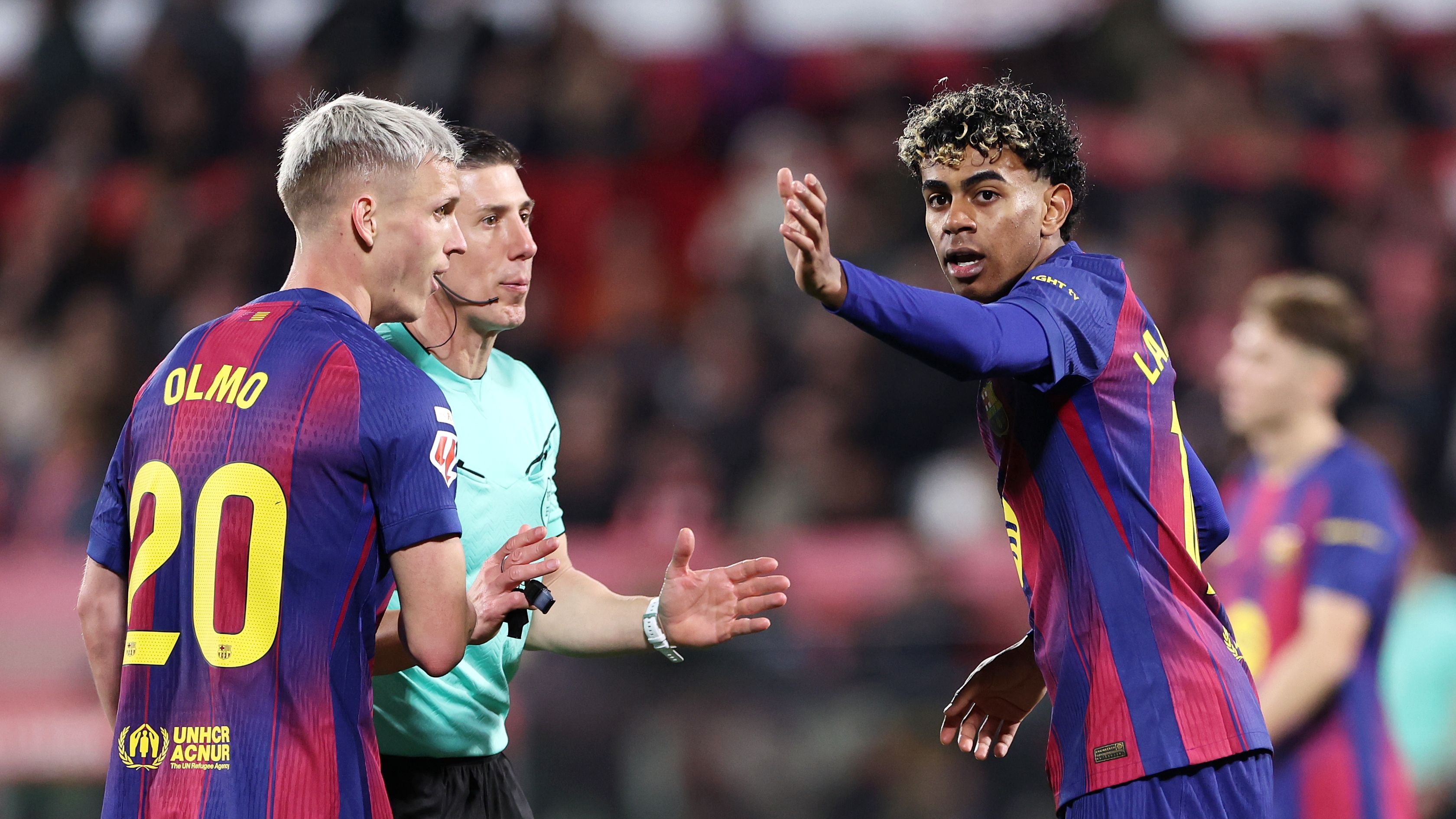 برشلونة ينتظر قرار يويفا لتثبيت موعد مباراة إشبيلية في يوم الانتخابات