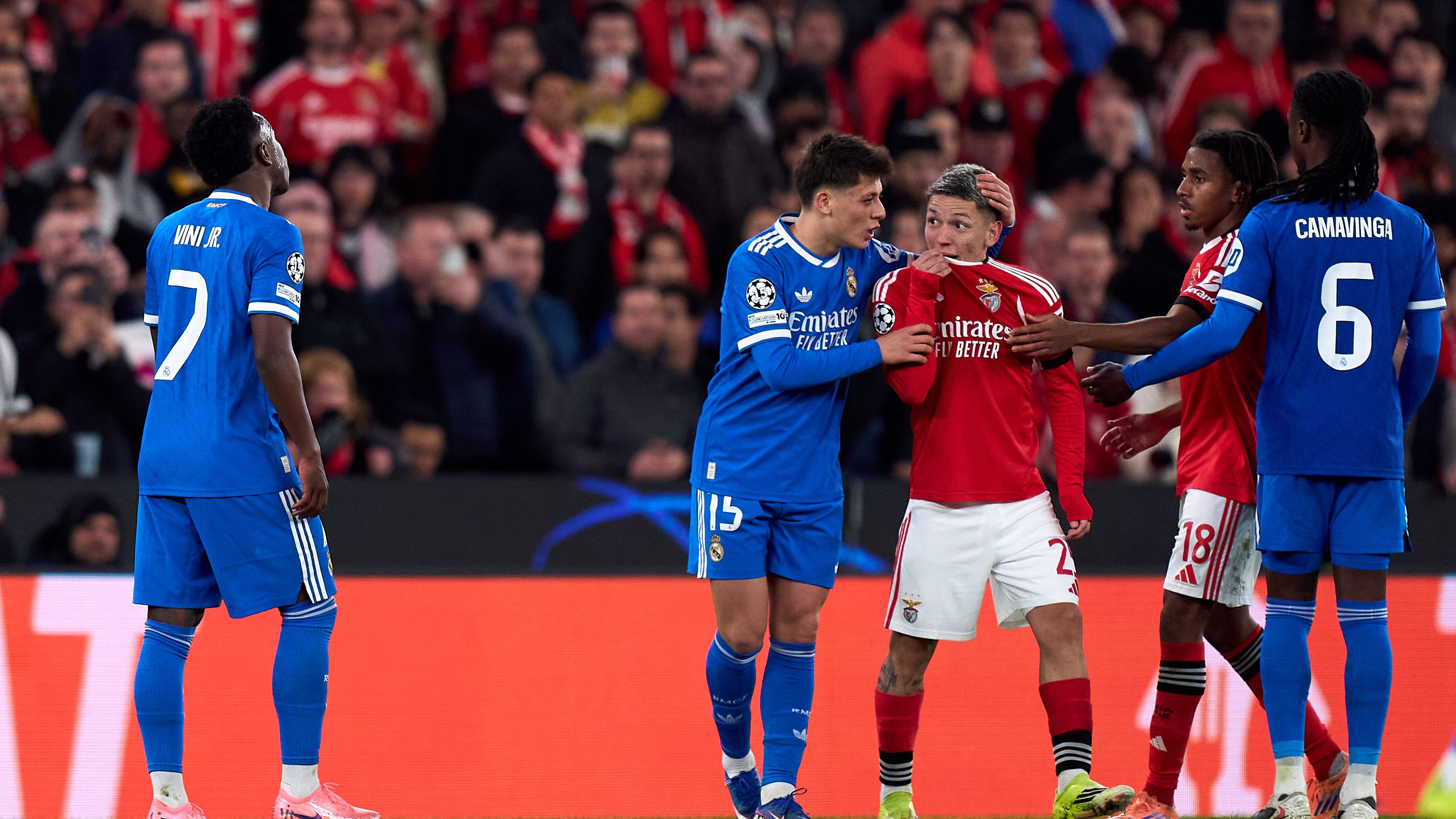 Vinícius Júnior denuncia racismo Benfica ida Champions 2025