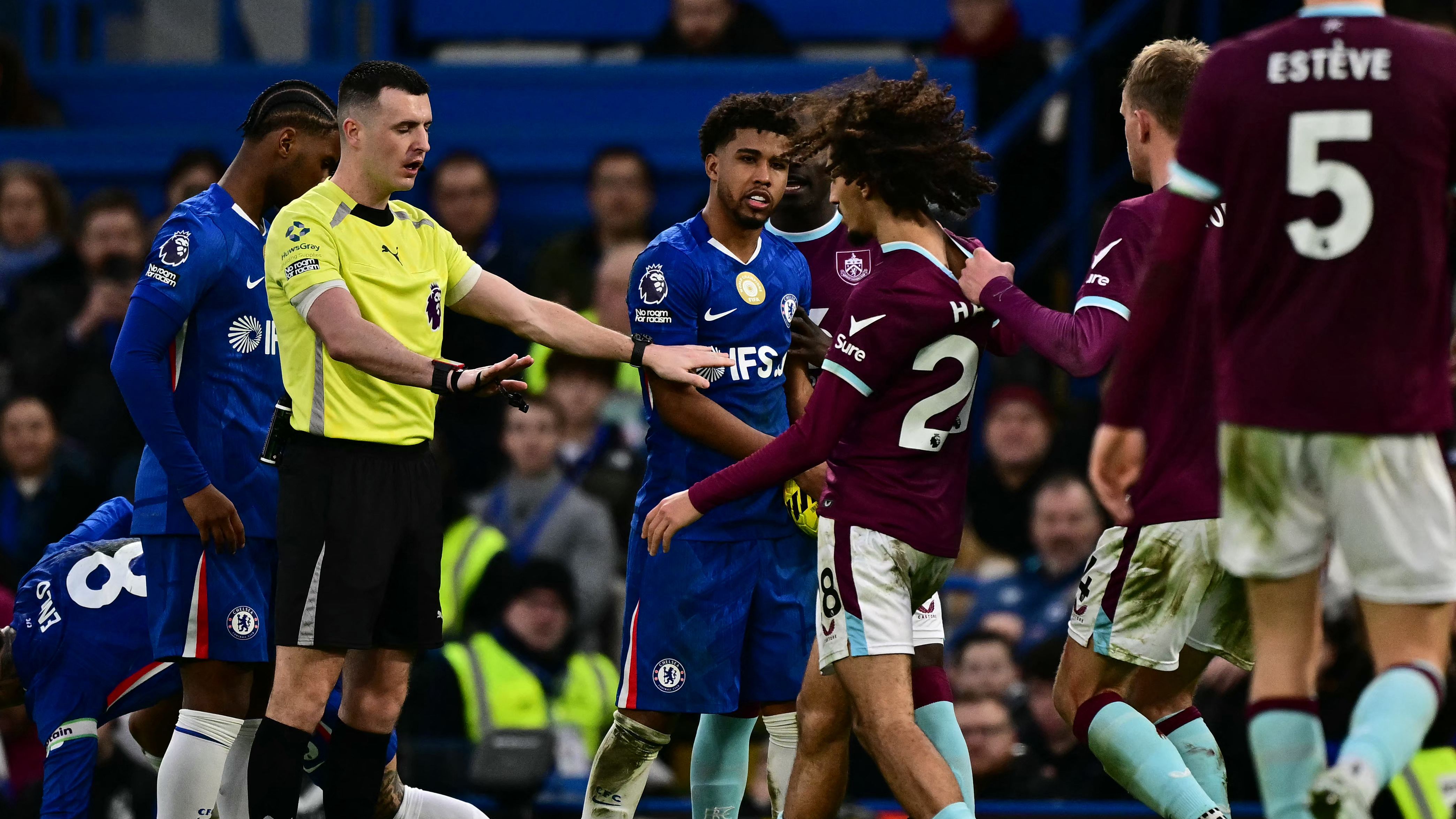 FBL-ENG-PR-CHELSEA-BURNLEY