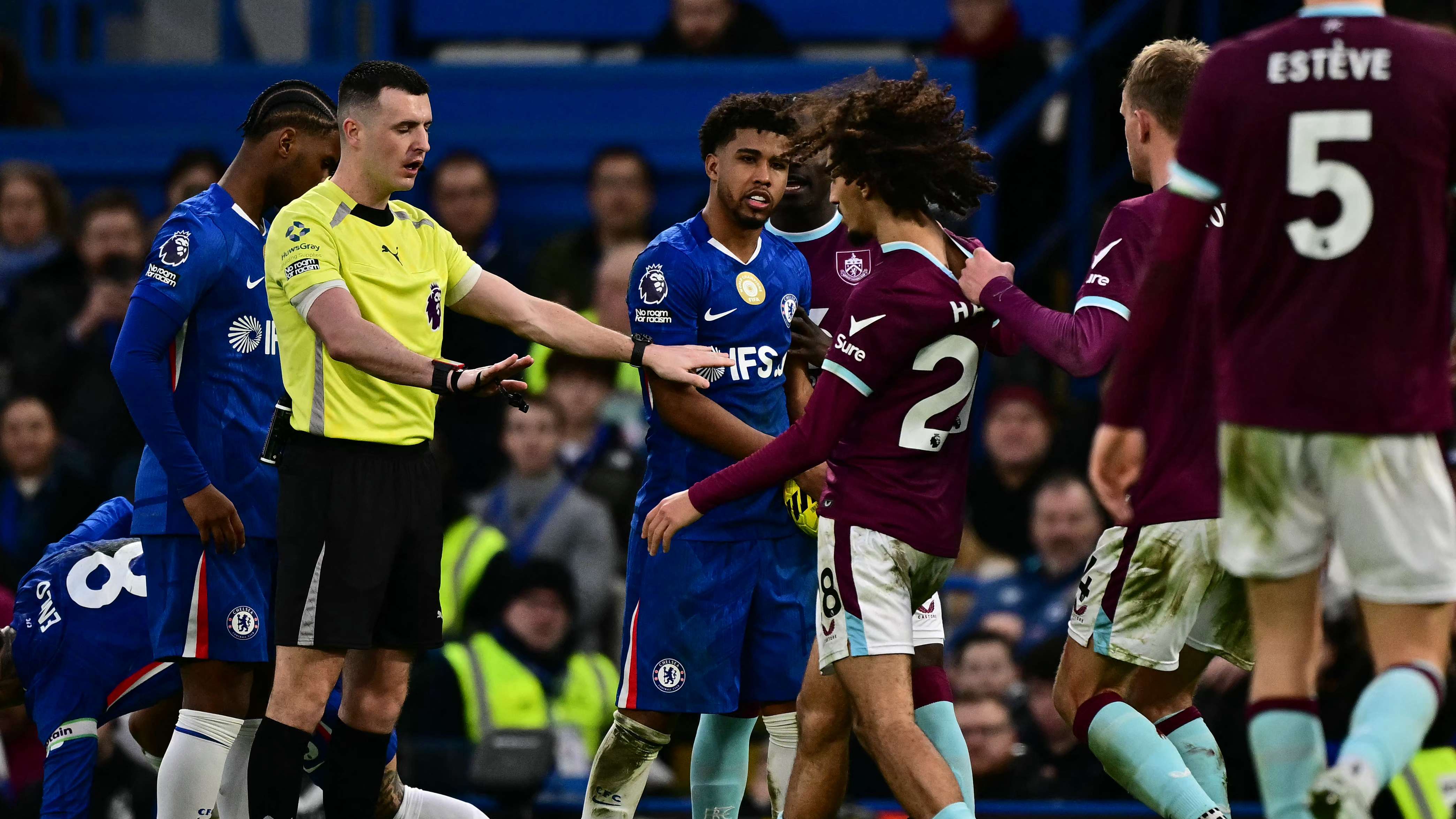 FBL-ENG-PR-CHELSEA-BURNLEY