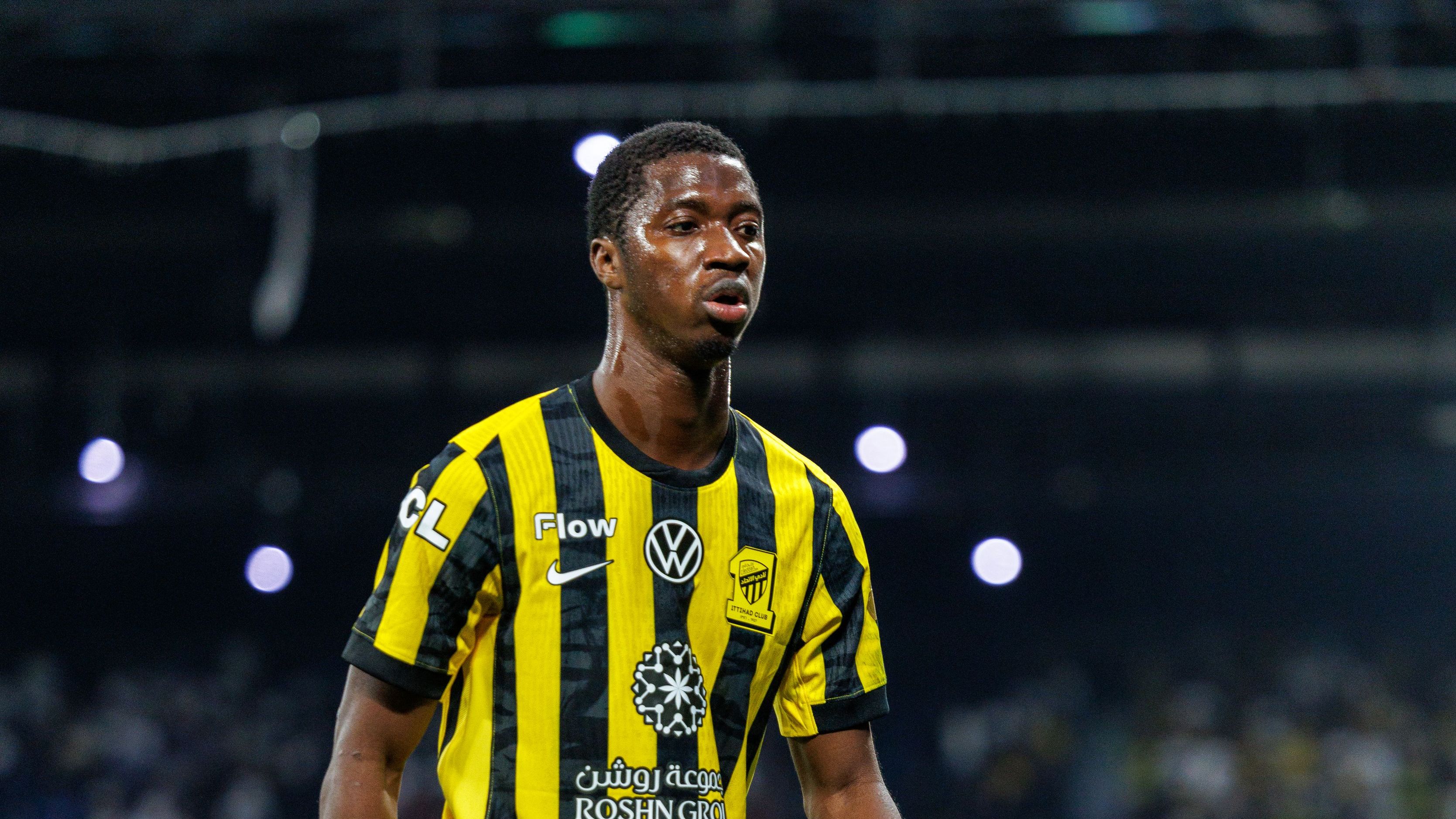 إصابة قوية تضرب مامادو دومبيا في مباراة الخلود ضد الاتحاد بكأس الملك