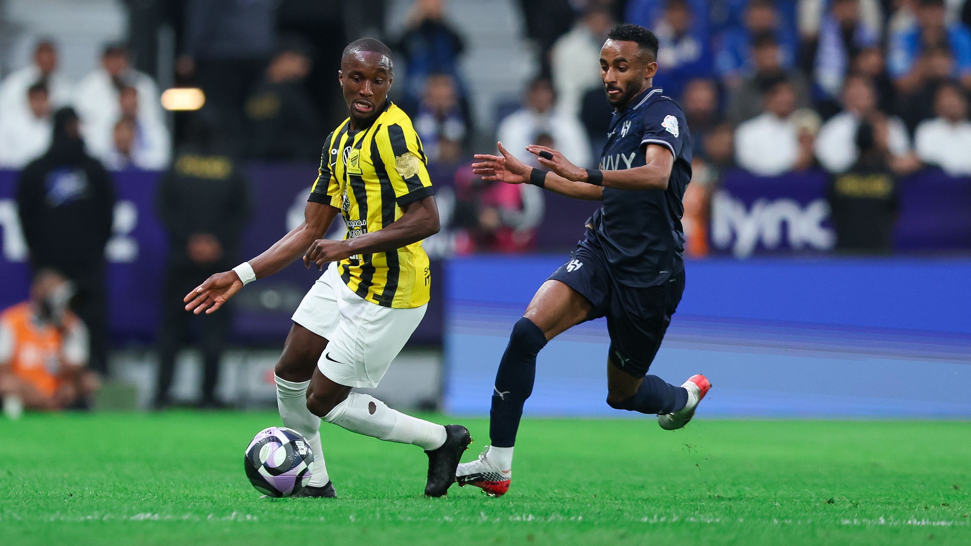 ديابي ينهي عقدة كأس الملك بهدف مميز في نصف نهائي الخلود ضد الاتحاد