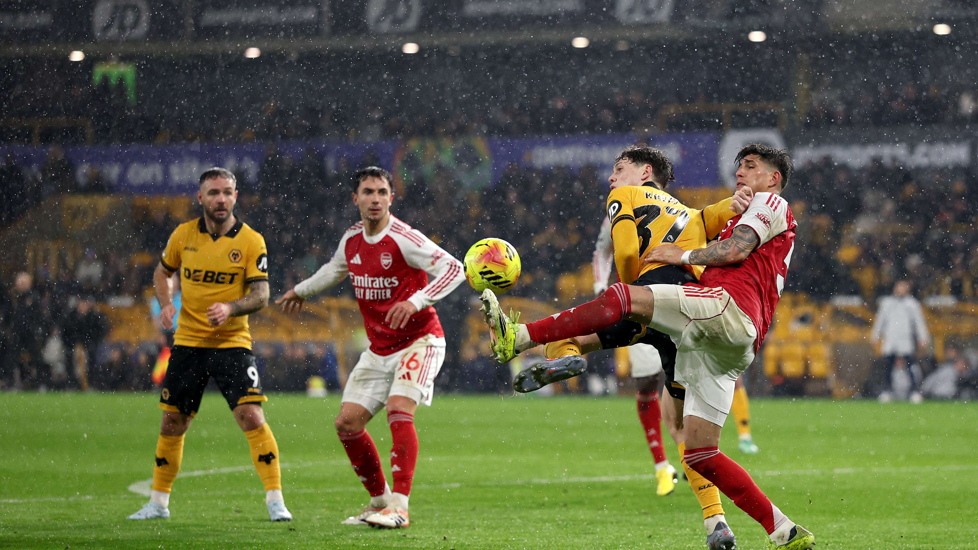 Wolverhampton Wanderers v Arsenal - Premier League