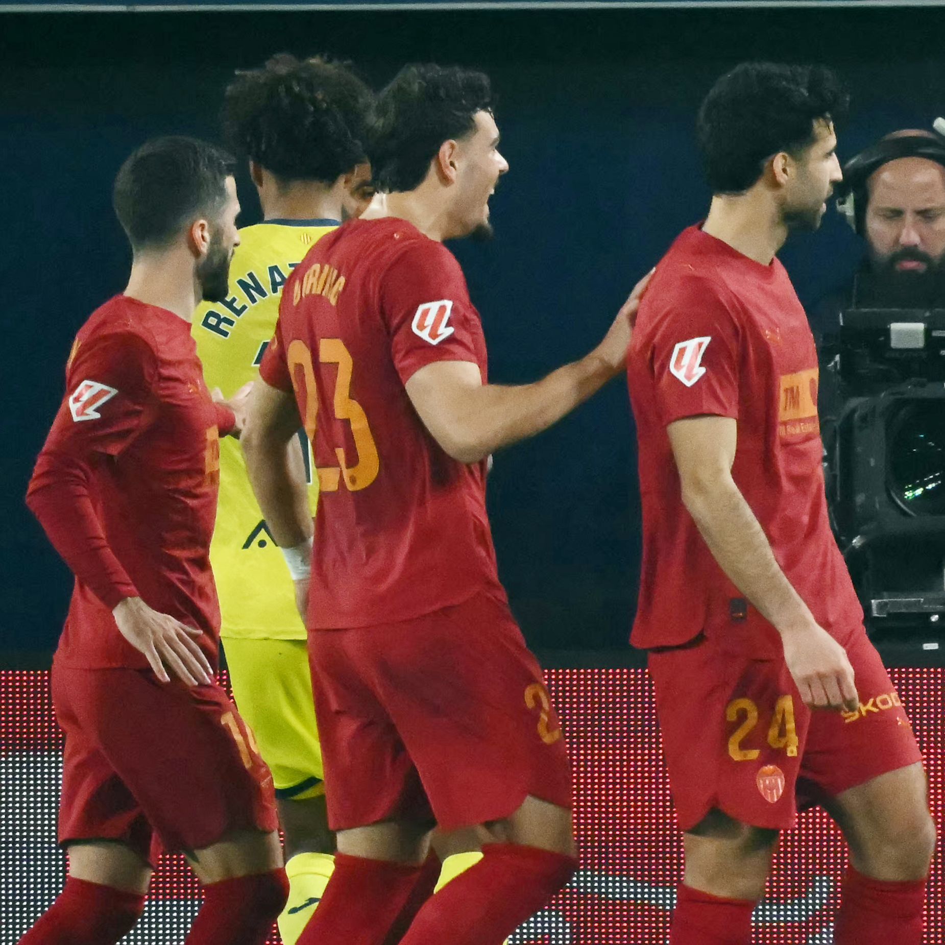 Valencia negocia con Aliou Diang de Al Ahly para 2026