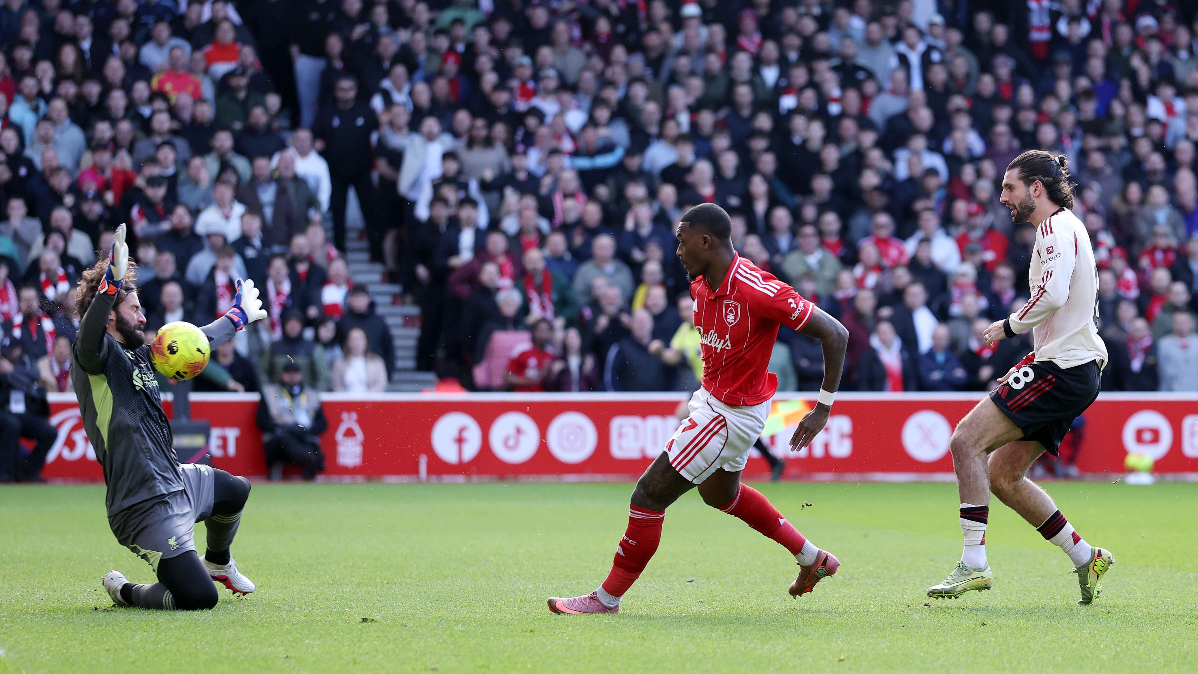Nottingham Forest v Liverpool - Premier League