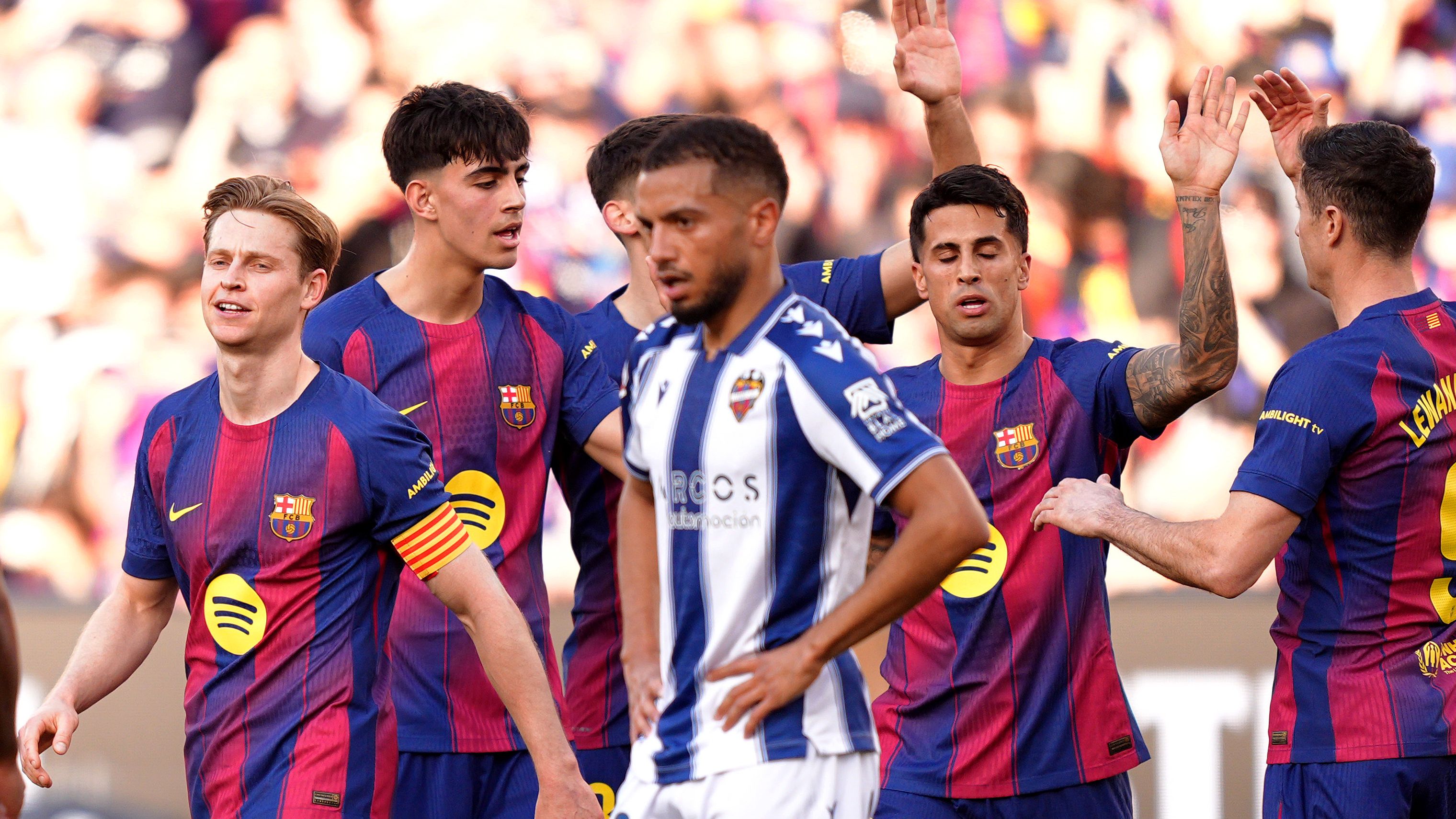 برشلونة يعود للصدارة بثلاثية ساحقة على ليفانتي في الدوري الإسباني
