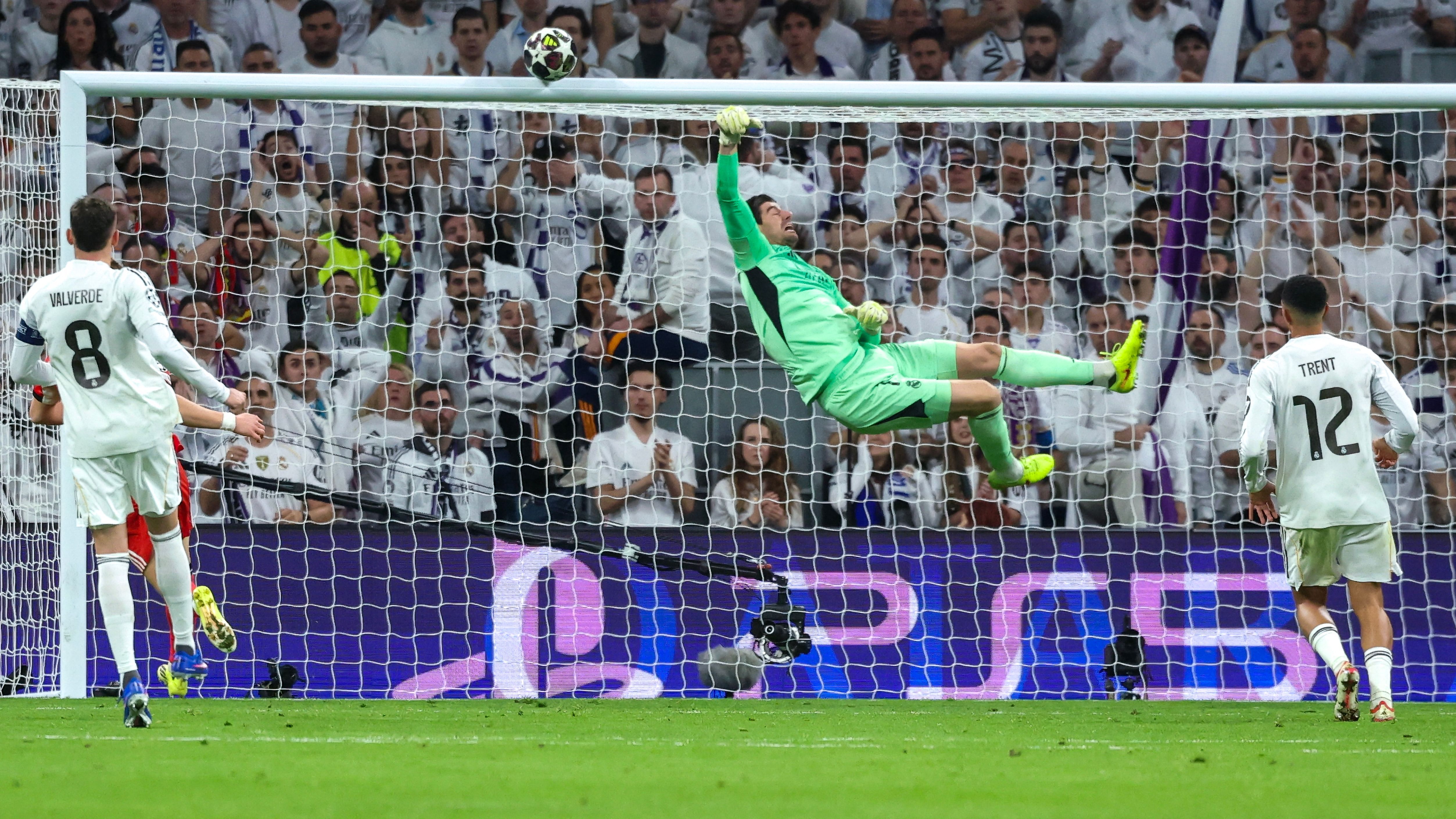 FBL-EUR-C1-REAL MADRID-BENFICA