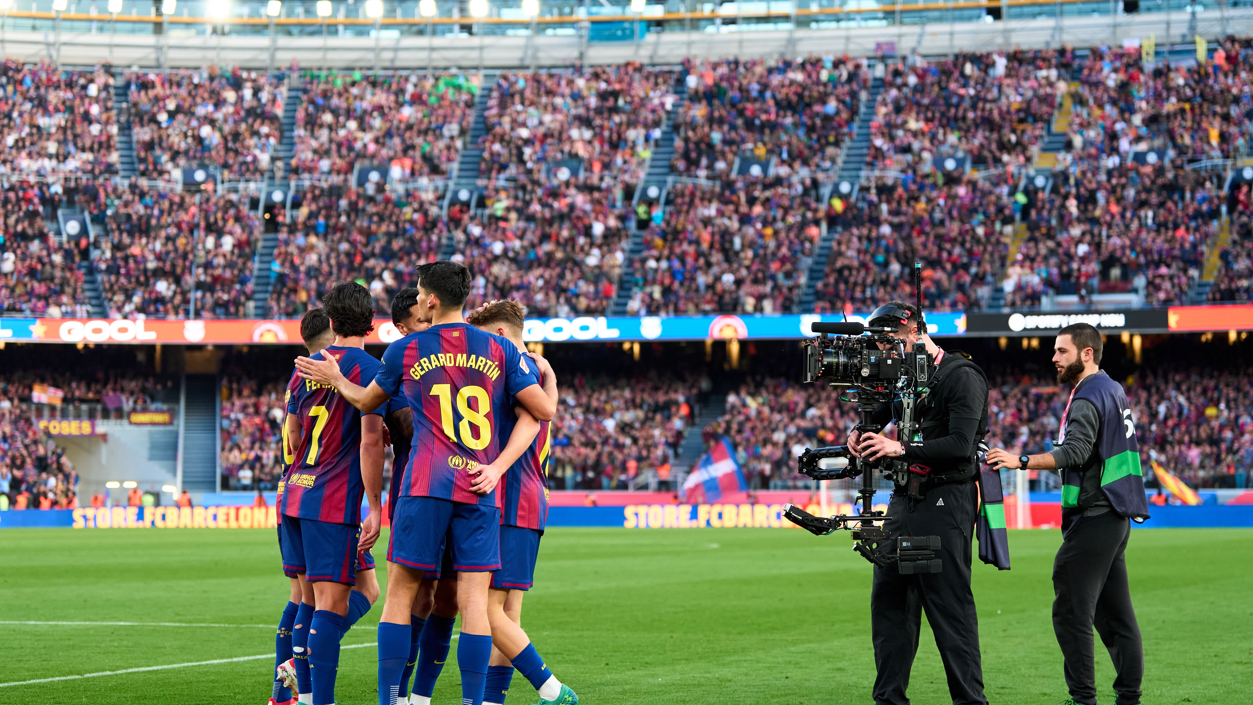 نجم برشلونة فيرمين لوبيز يقترب من موسم استثنائي بعد هدفه ضد ليفانتي