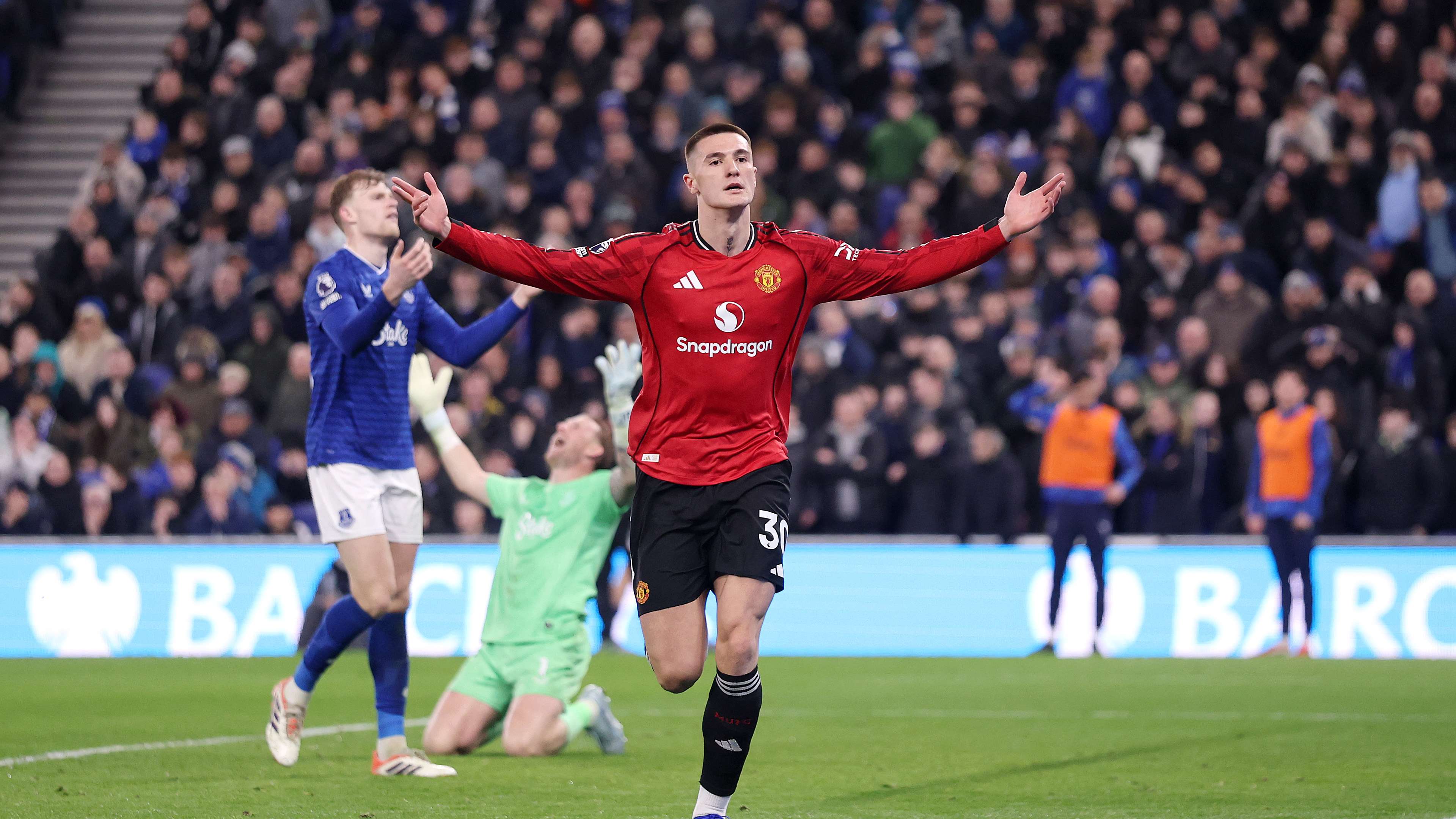Everton v Manchester United - Premier League
