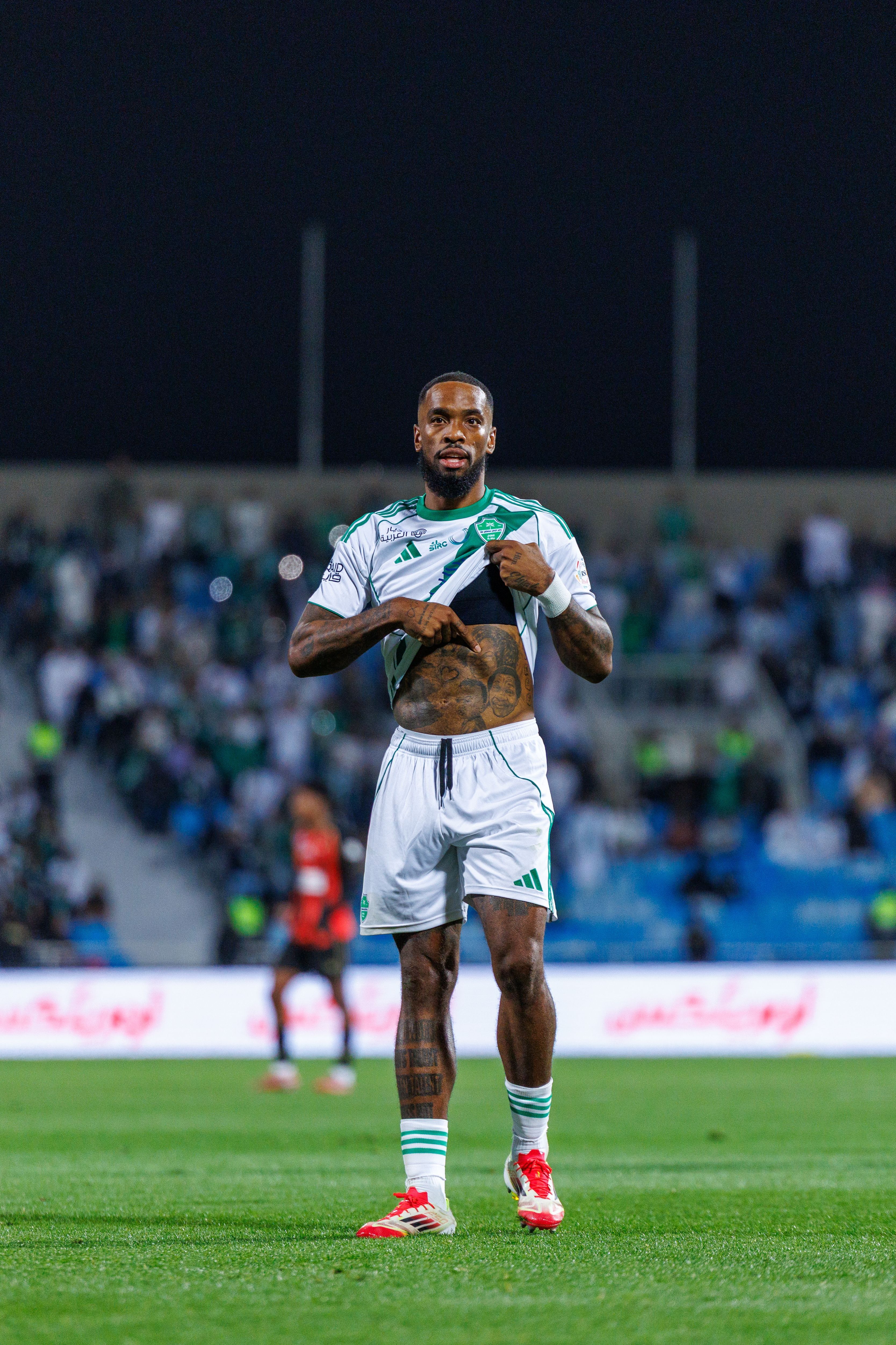 توني.. هدف أبيض