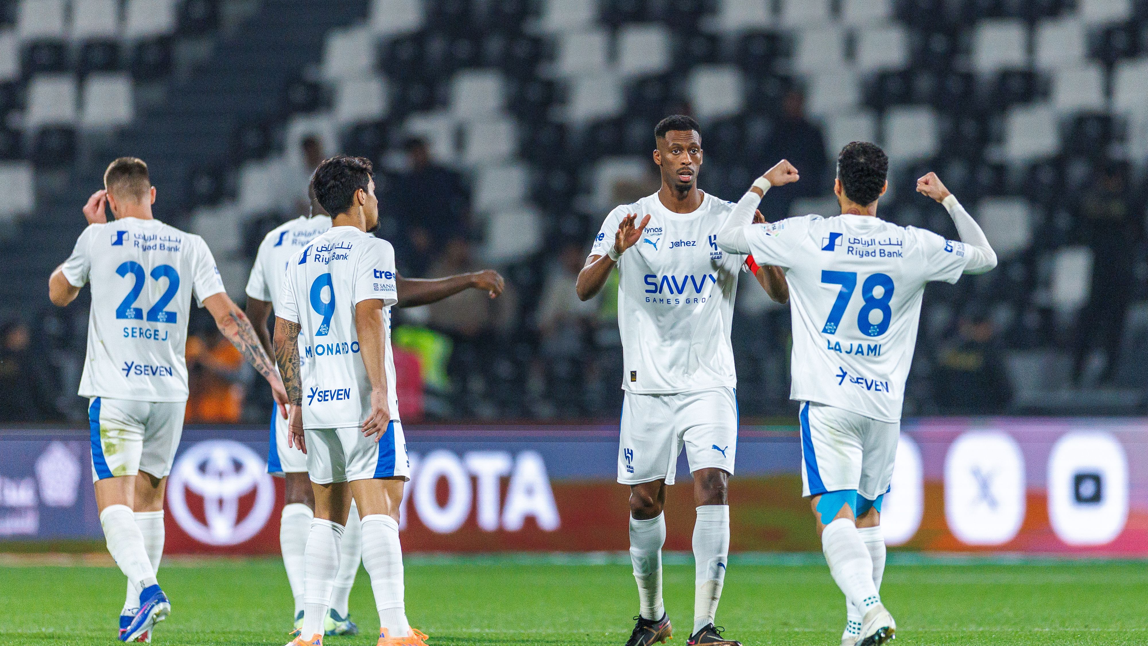 القنوات الناقلة لمباراة الهلال والنجمة في دوري روشن السعودي 2025-2026: تفاصيل البث المباشر