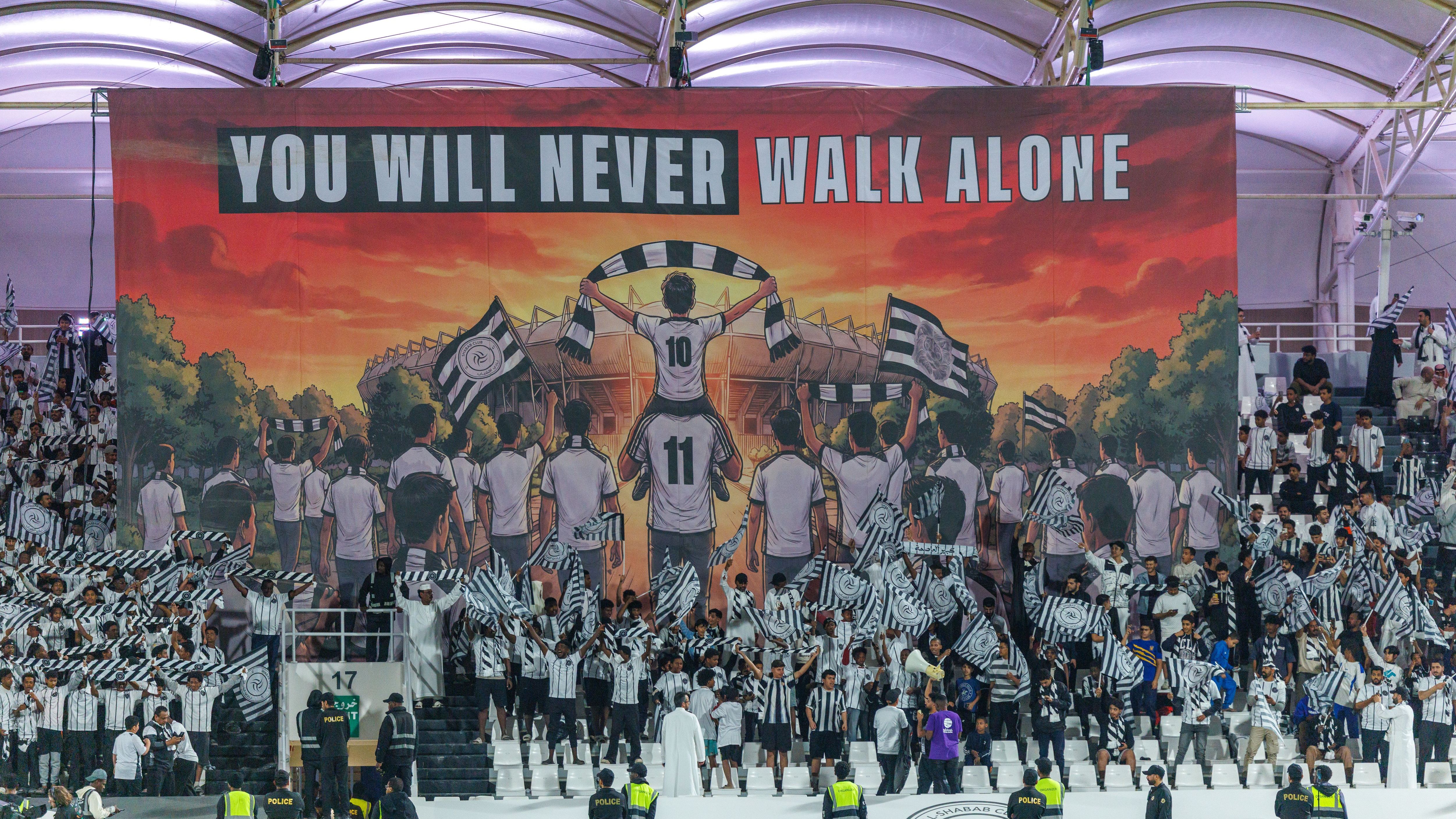 الشباب يواجه الهلال بجماهير ليفربول