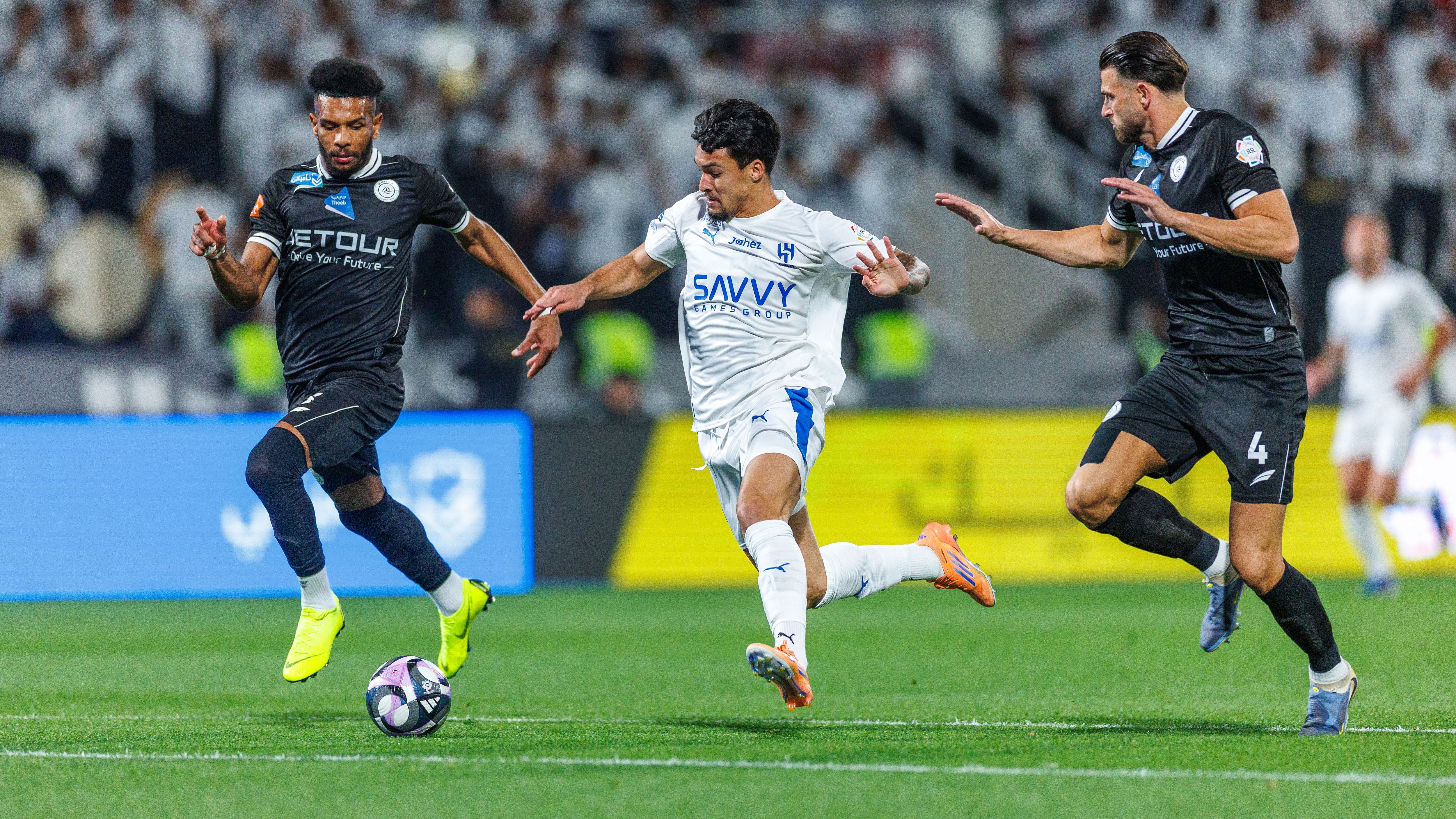 الدعيع يهاجم البليهي: هذه التصرفات سبب خروجك من الهلال بعد أخطاء كارثية