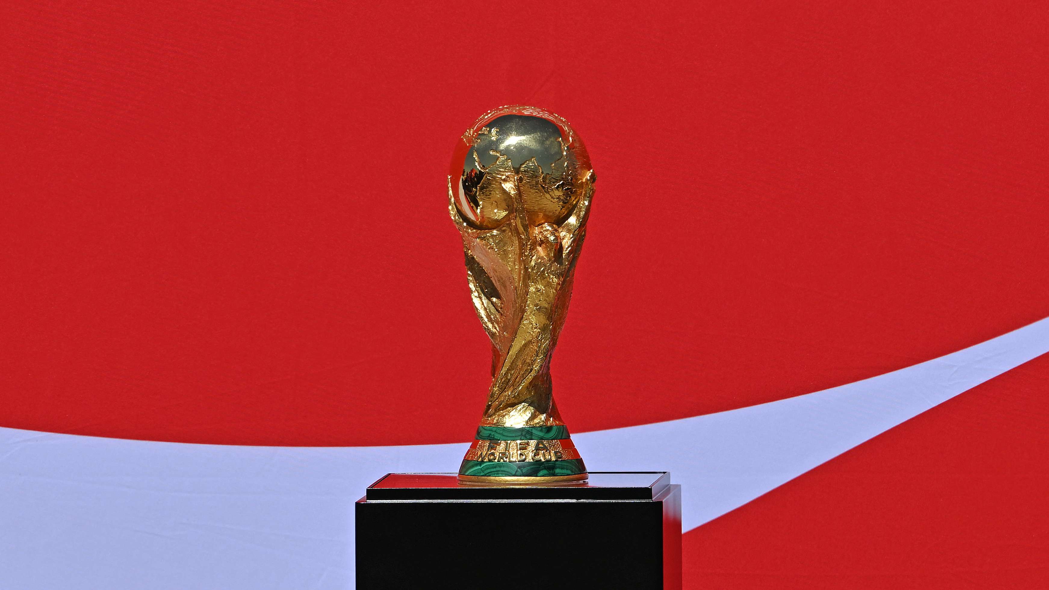 TOPSHOT-FBL-WC-2026-MEX-TROPHY