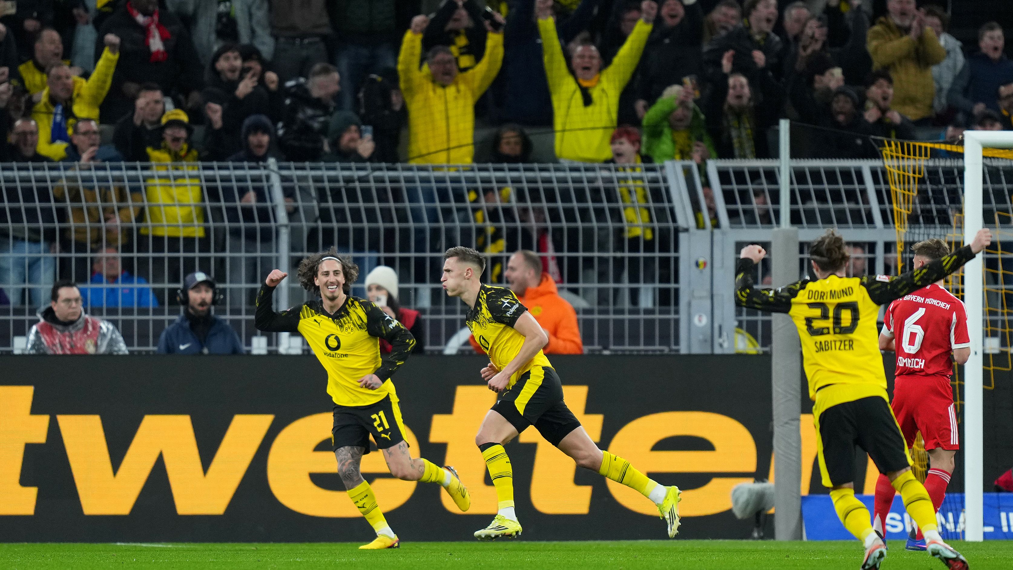 أزمة تحكيمية تلهب كلاسيكو ألمانيا.. شلوتربيك يلدغ بايرن ميونخ بهدف حاسم