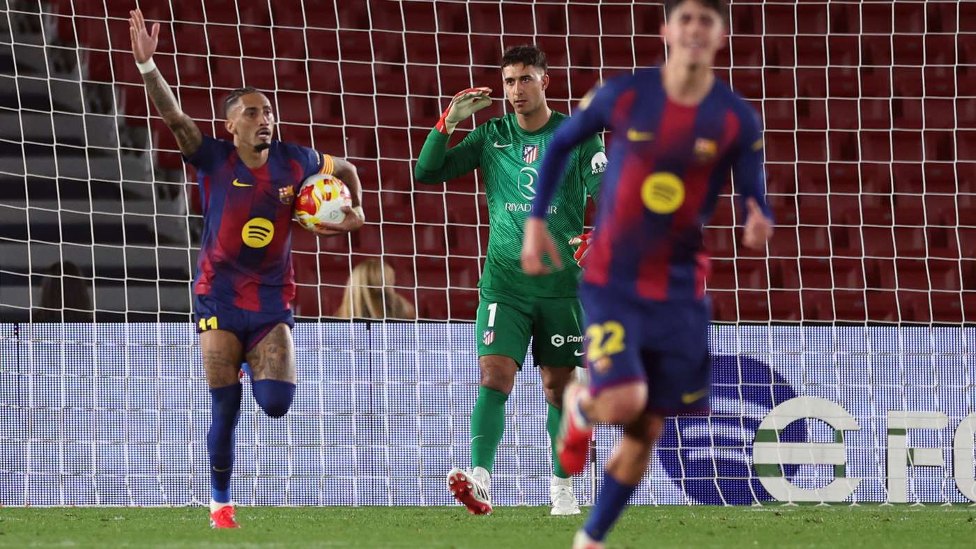 TOPSHOT-FBL-ESP-CUP-BARCELONA-ATLETICO MADRID