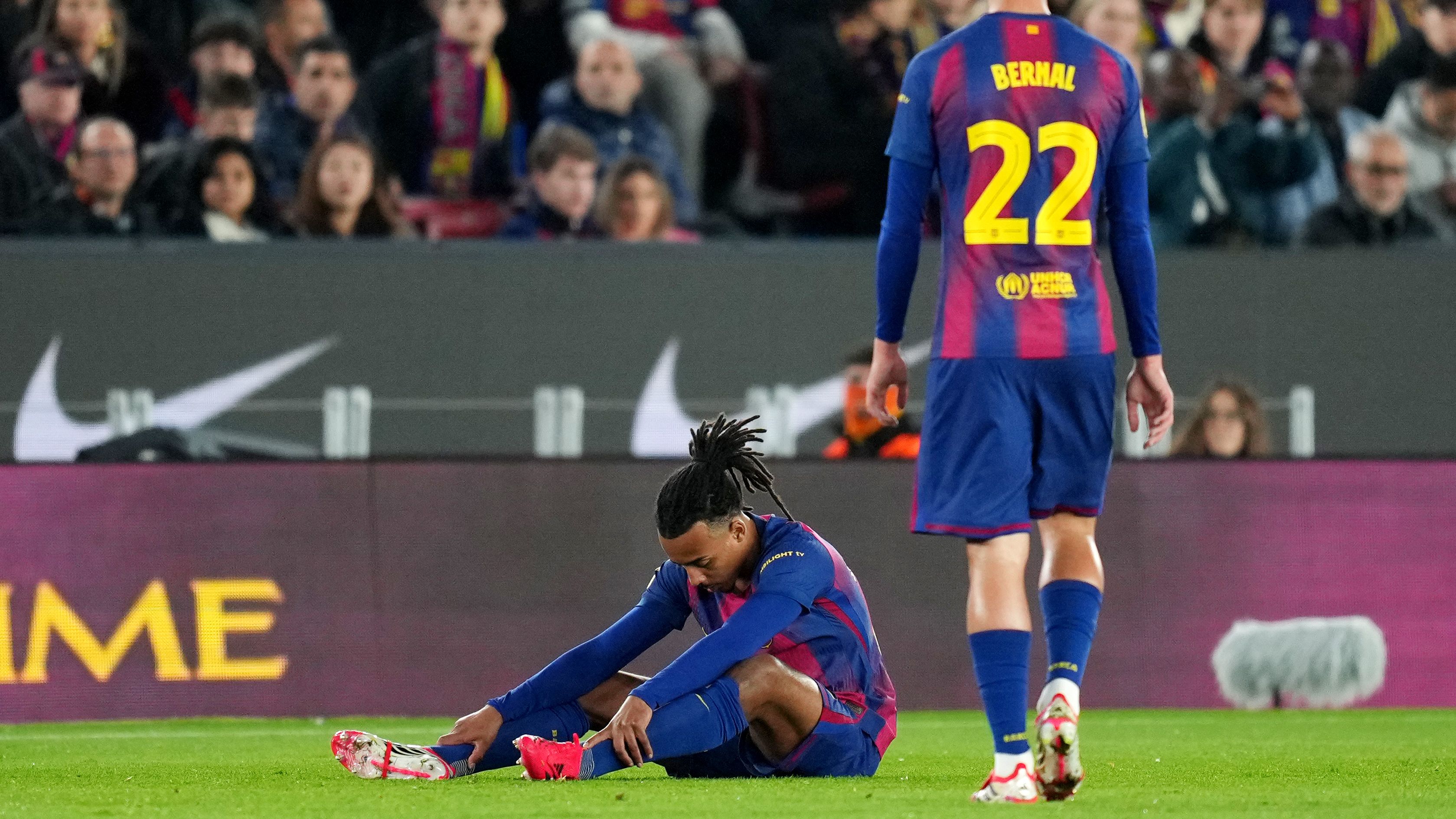 ضربة قوية لبرشلونة: إصابة كوندي تزيد التحديات أمام أتلتيكو في كأس الملك