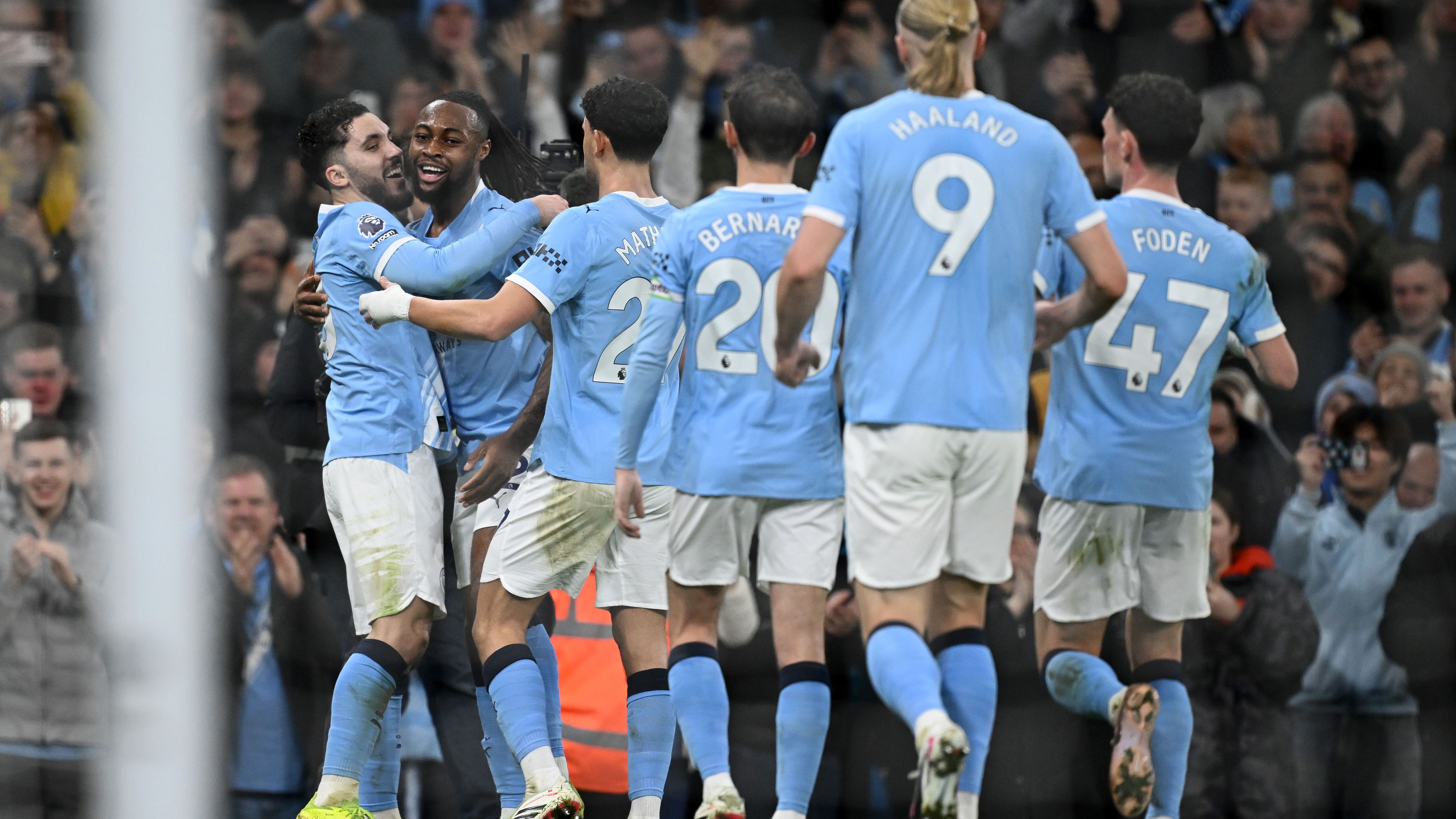 Juventus pursuing Bernardo Silva from Manchester City in a 2026 transfer scenario