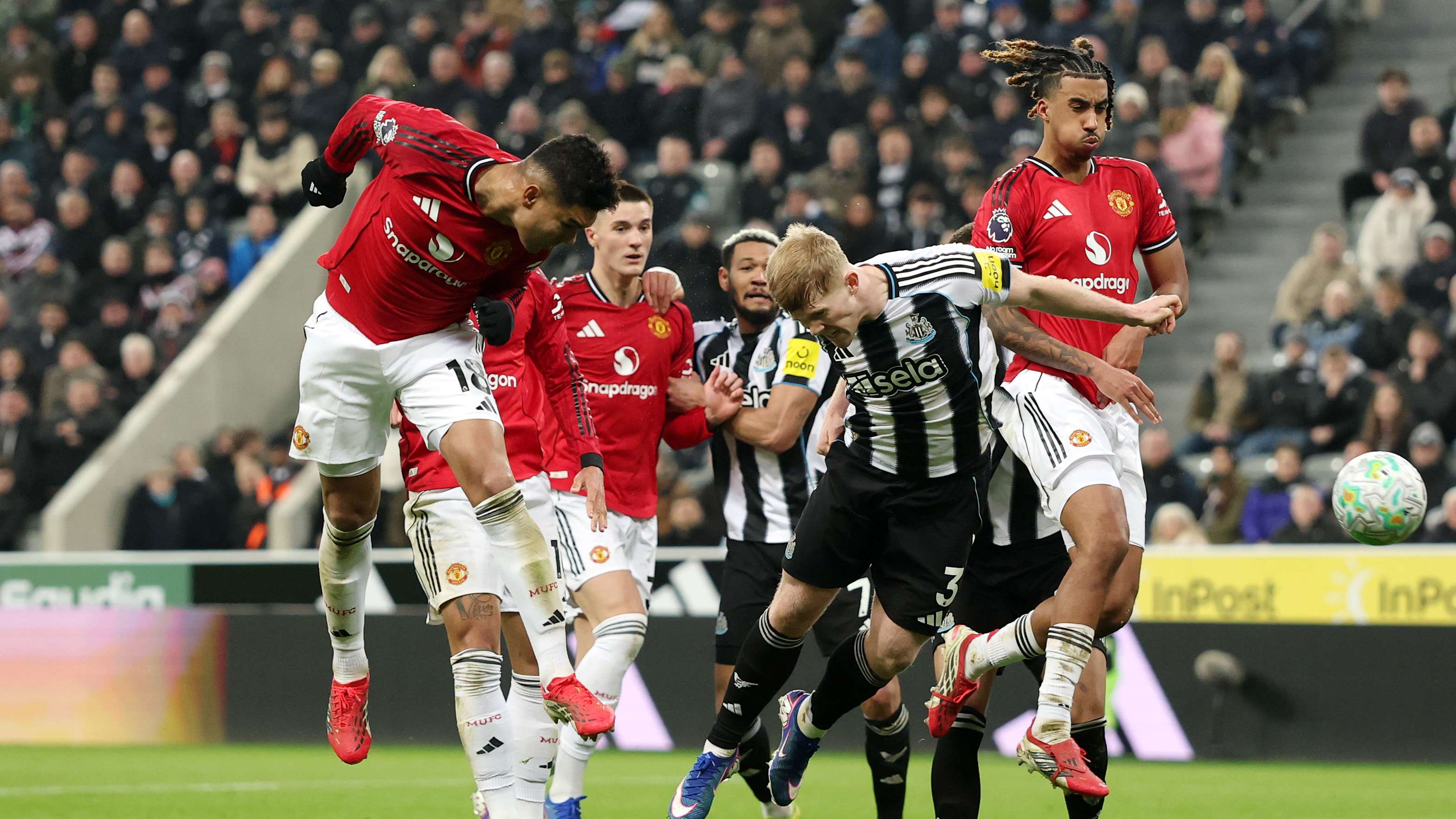 Newcastle United v Manchester United - Premier League