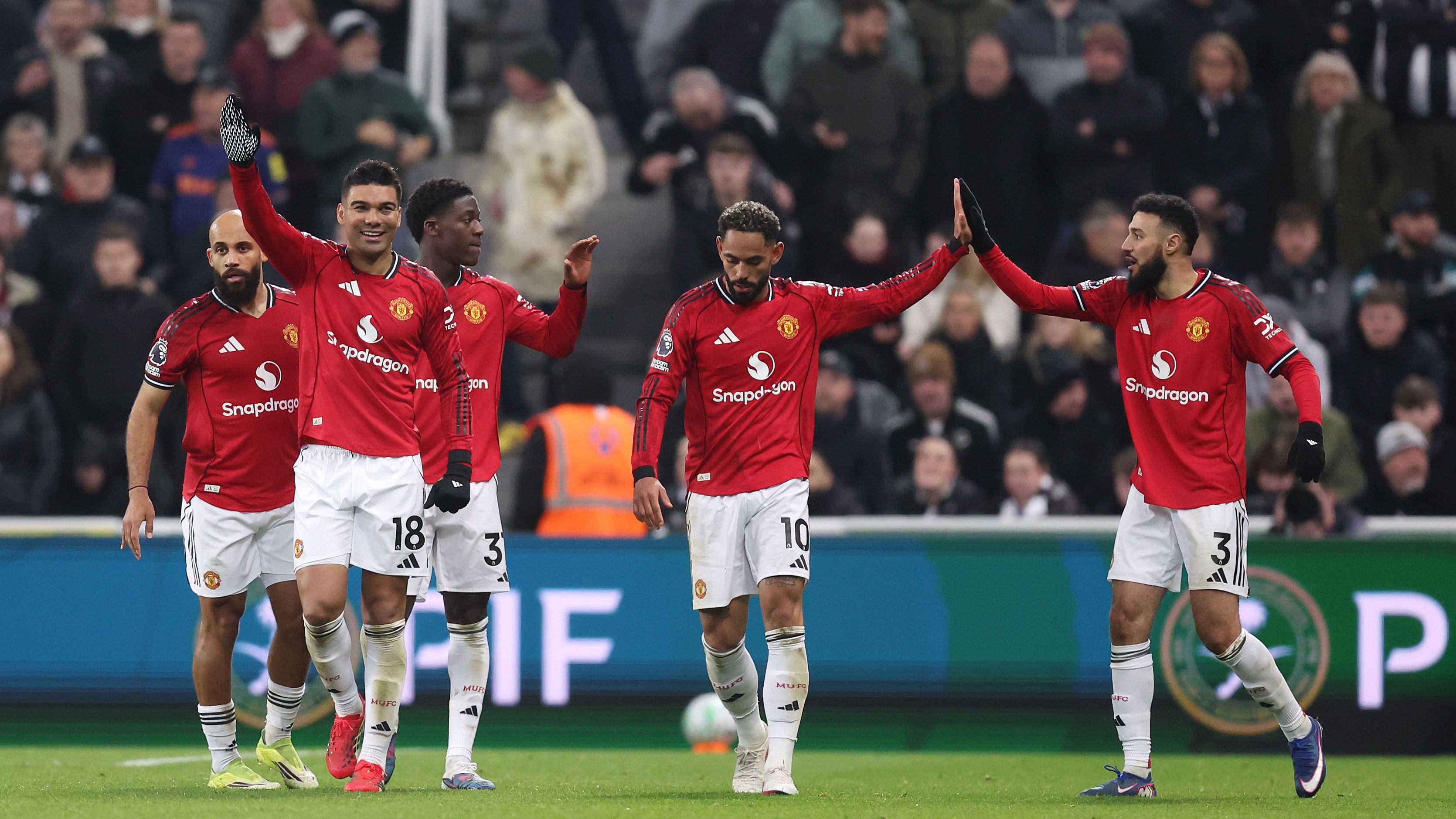 Newcastle United v Manchester United - Premier League