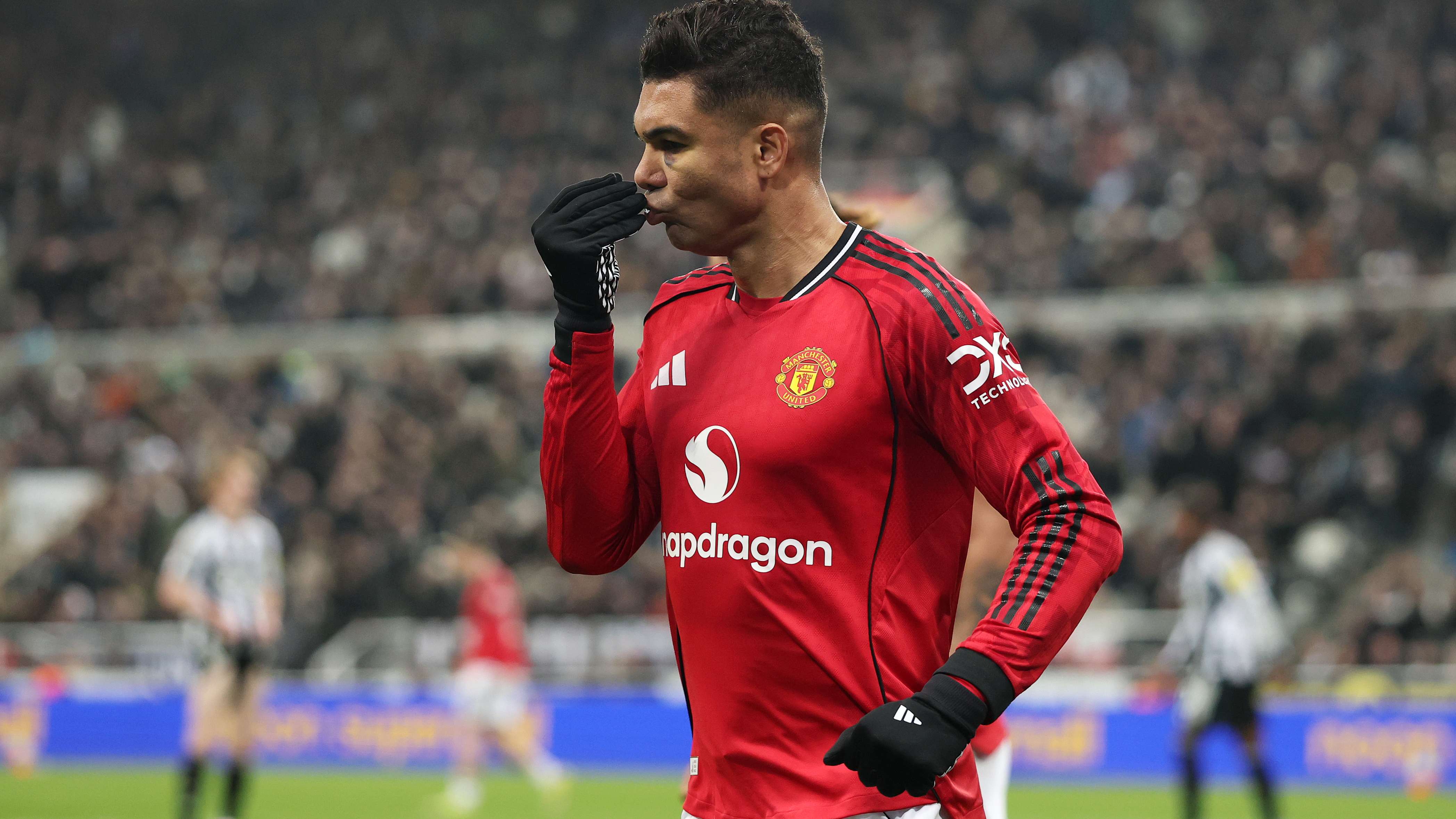 Newcastle United v Manchester United - Premier League