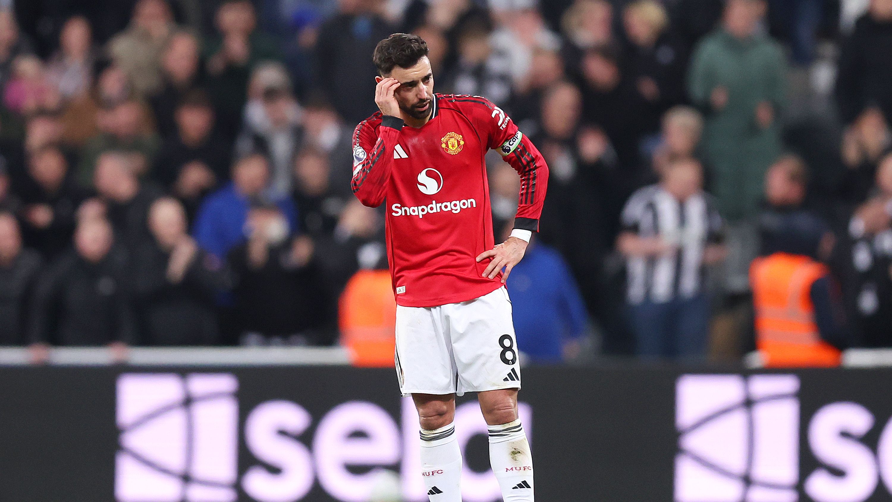 Newcastle United v Manchester United - Premier League