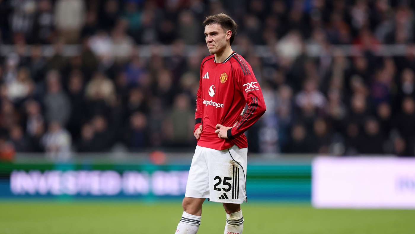 Newcastle United v Manchester United - Premier League