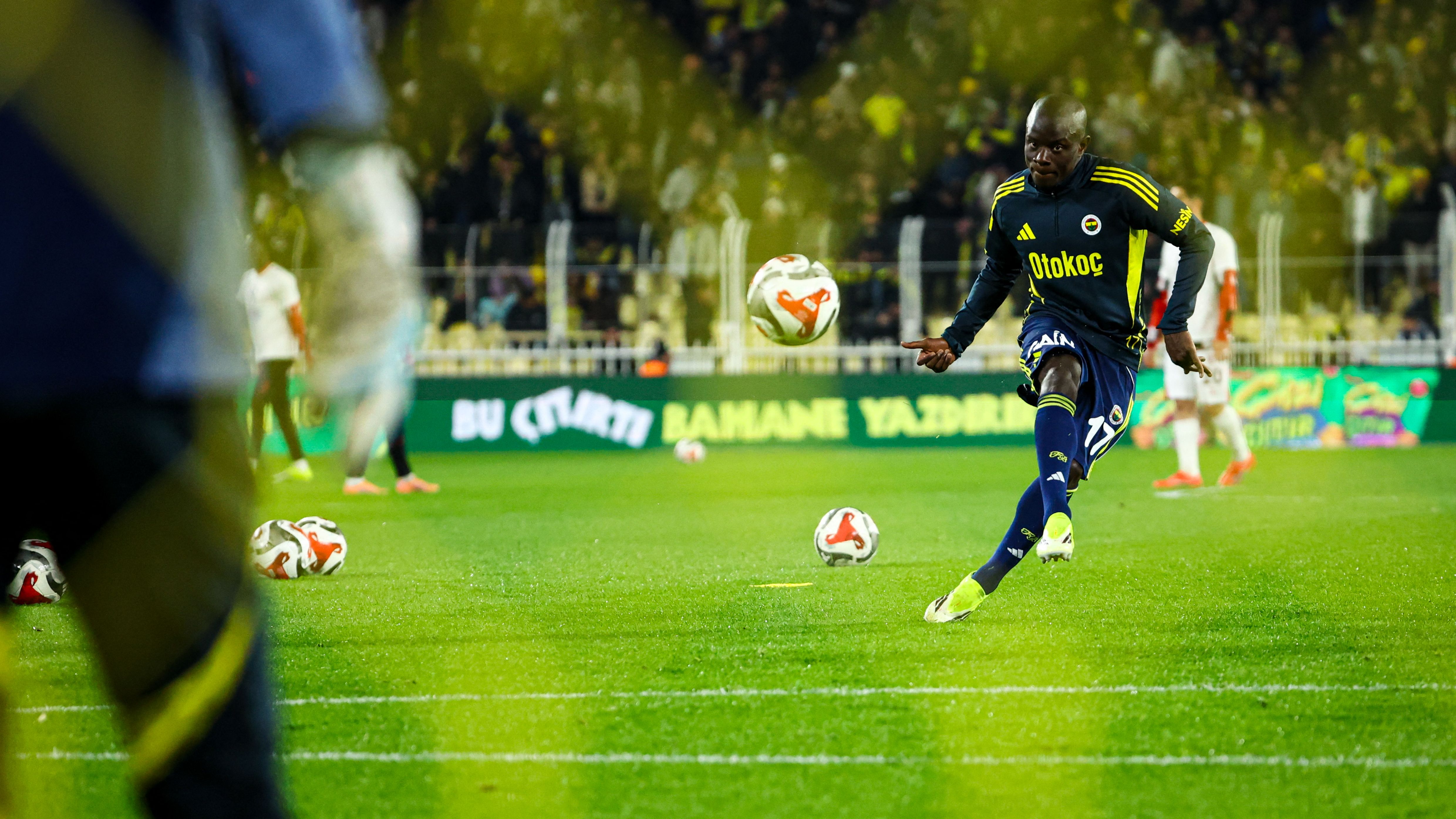 Fenerbahce-vs-Samsunspor-SK-25th-week-Trendyol-Super-League-2025