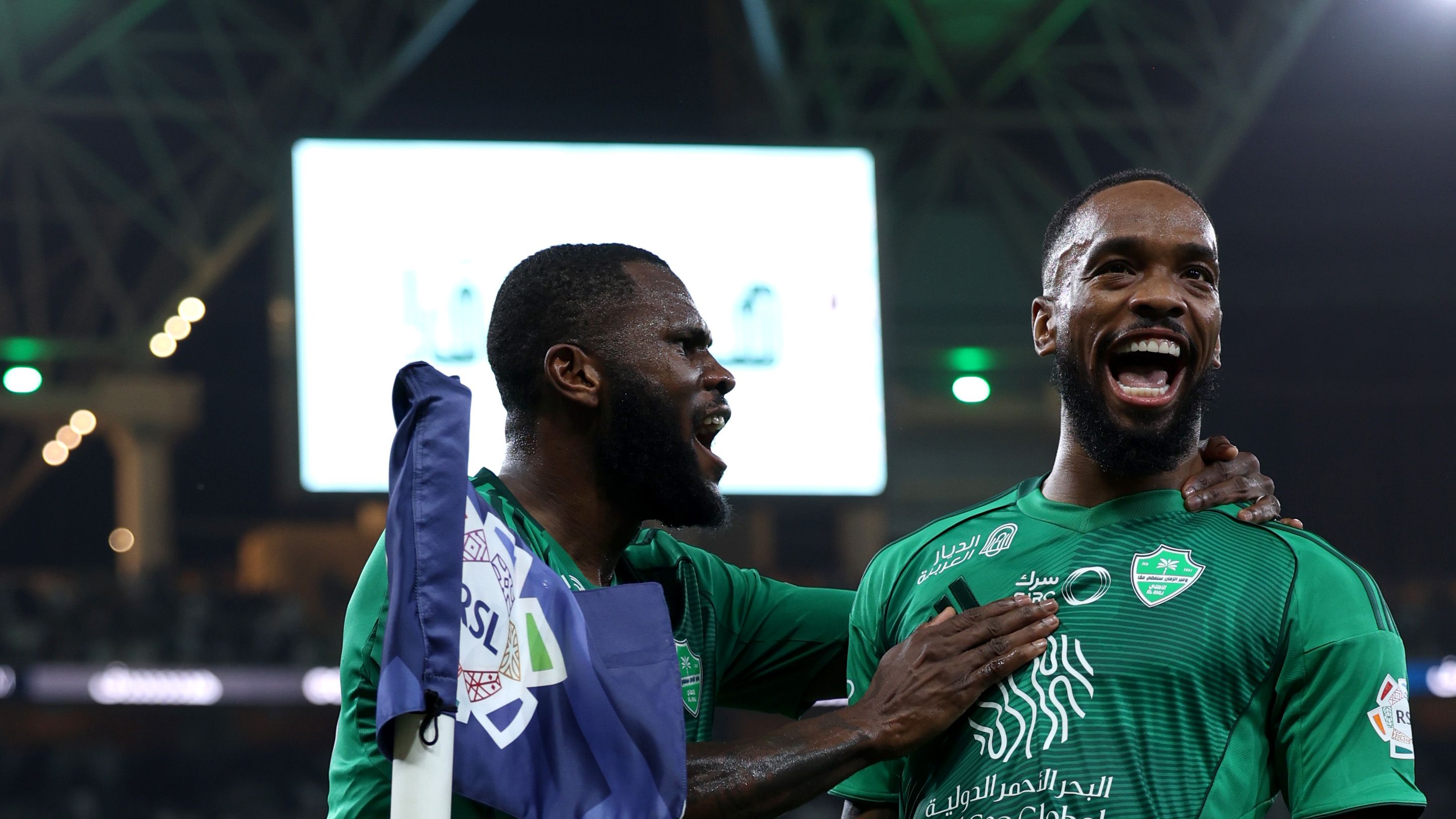 إيفان توني يحطم التاريخ بهدفه الـ50 في دوري روشن السعودي أمام الفيحاء