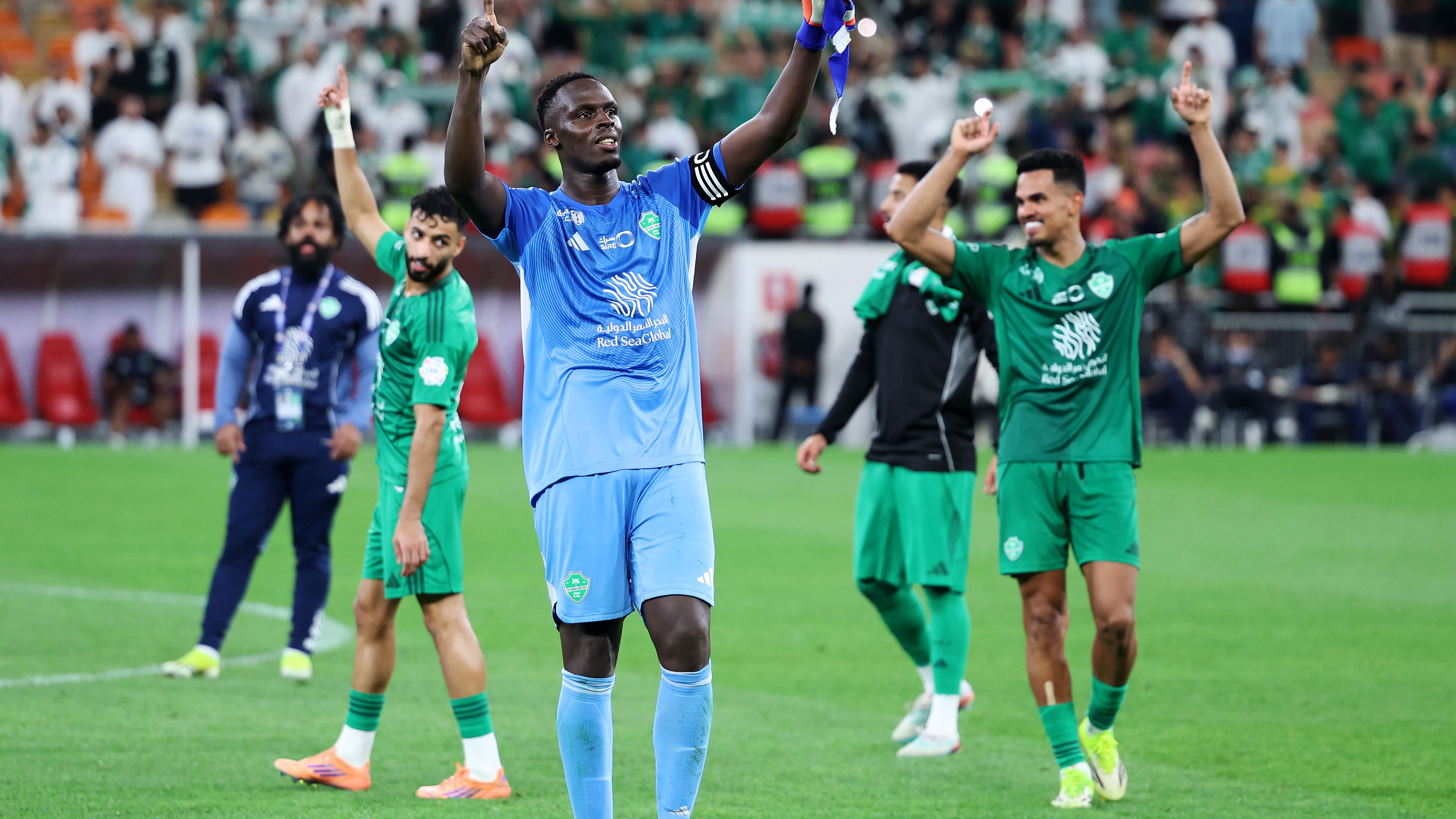 Edward Mendy premiado tras derbi de Jeddah y 100 partidos