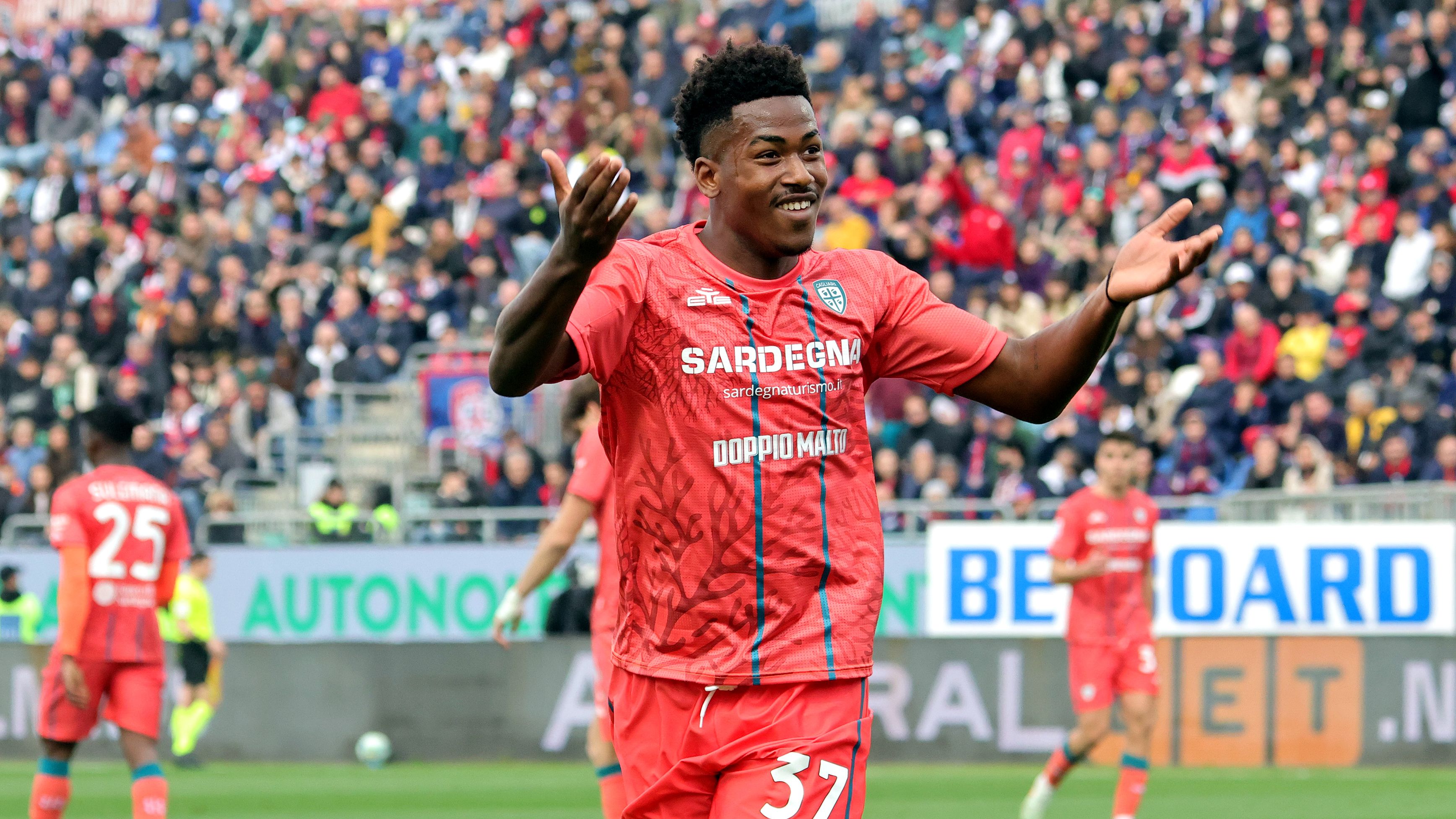 Cagliari Calcio v Como 1907 - Serie A