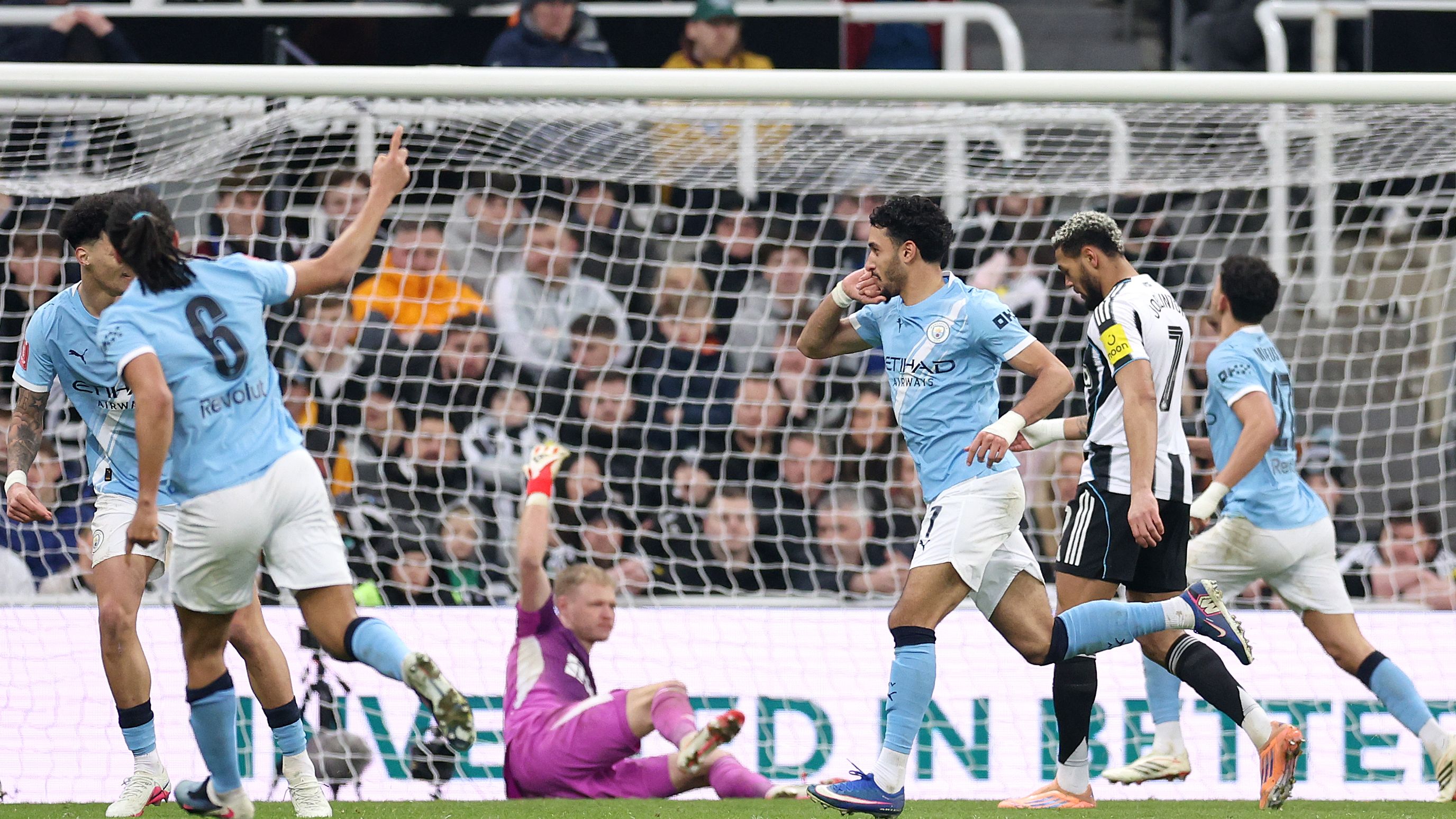 Manchester City beat Newcastle United 3-1 at St James' Park in the FA Cup