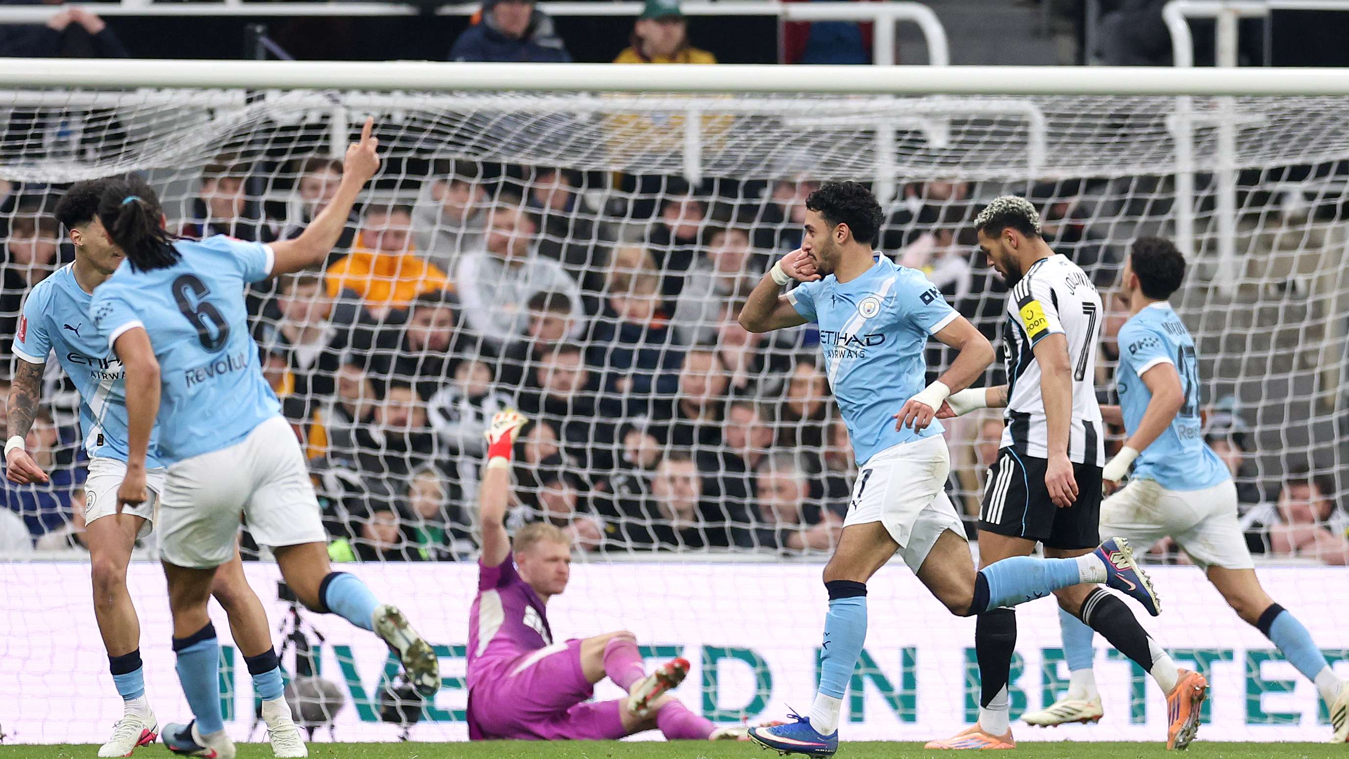 Newcastle United v Manchester City - Emirates FA Cup Fifth Round