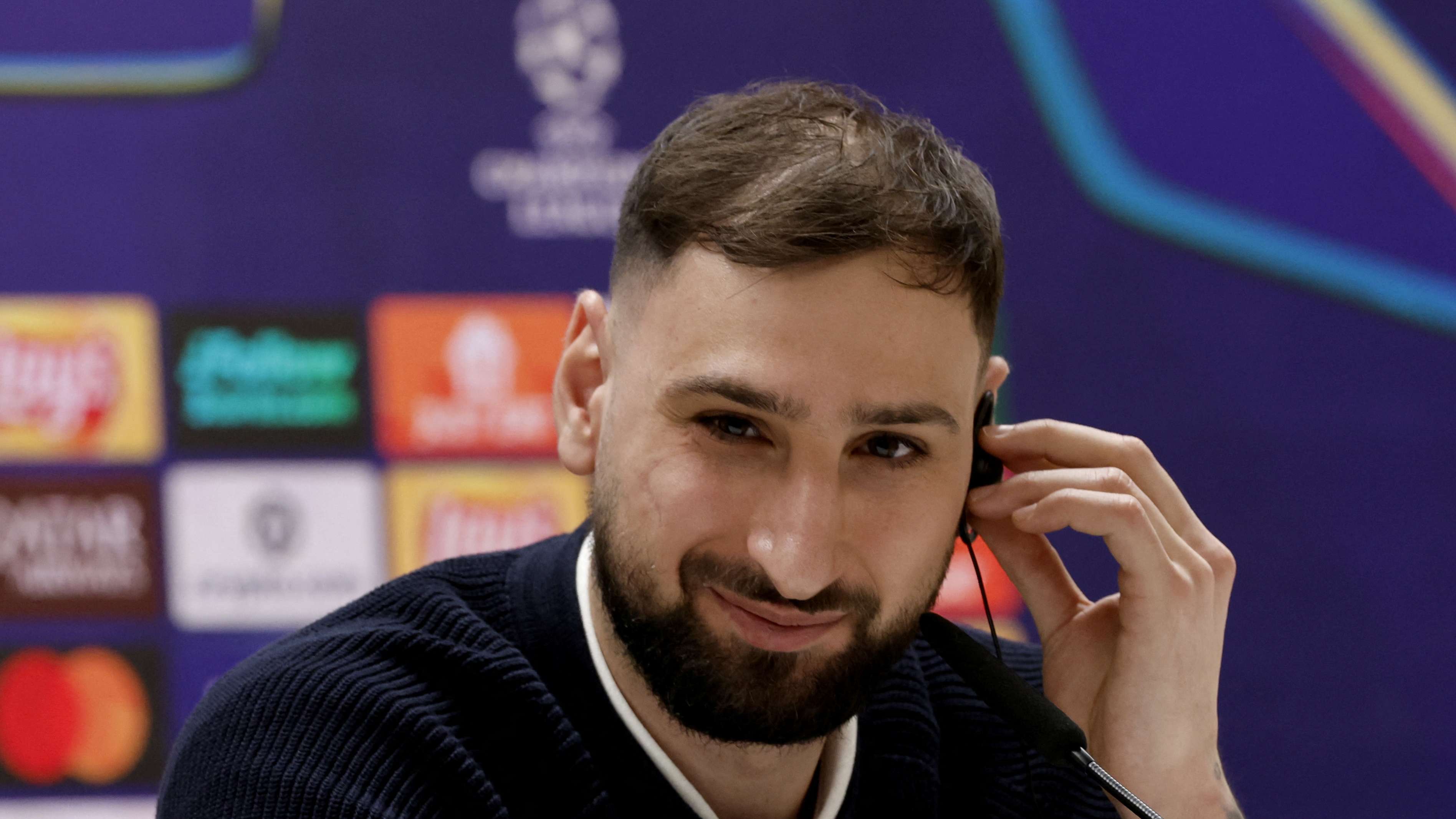 FBL-EUR-C1-MAN CITY-PRESSER