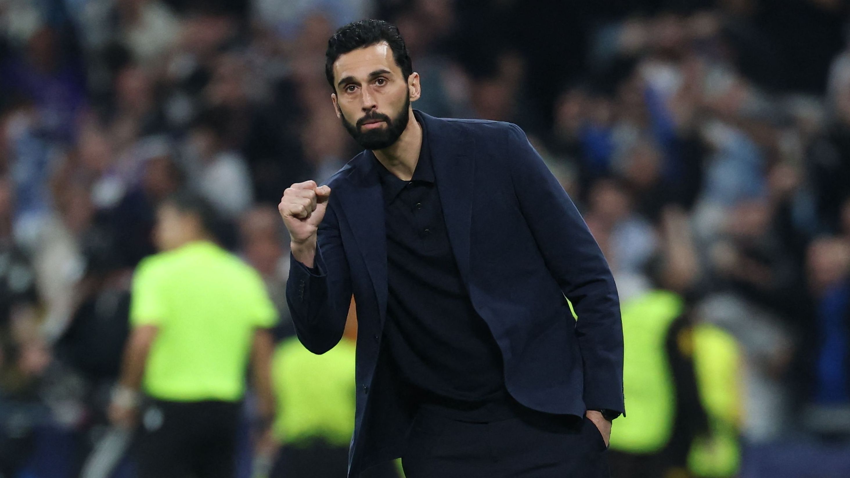 أربيلوا يجتمع مع نجوم ريال مدريد قبل مواجهة إلتشي لاستطلاع الجاهزية البدنية