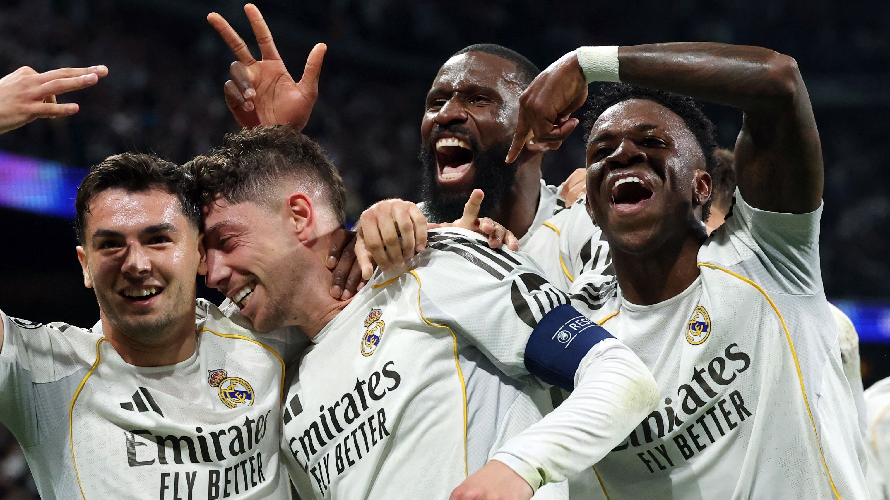 ريال مدريد يحتفل بانتصارات مزدوجة في كرة القدم وكرة السلة الأوروبية