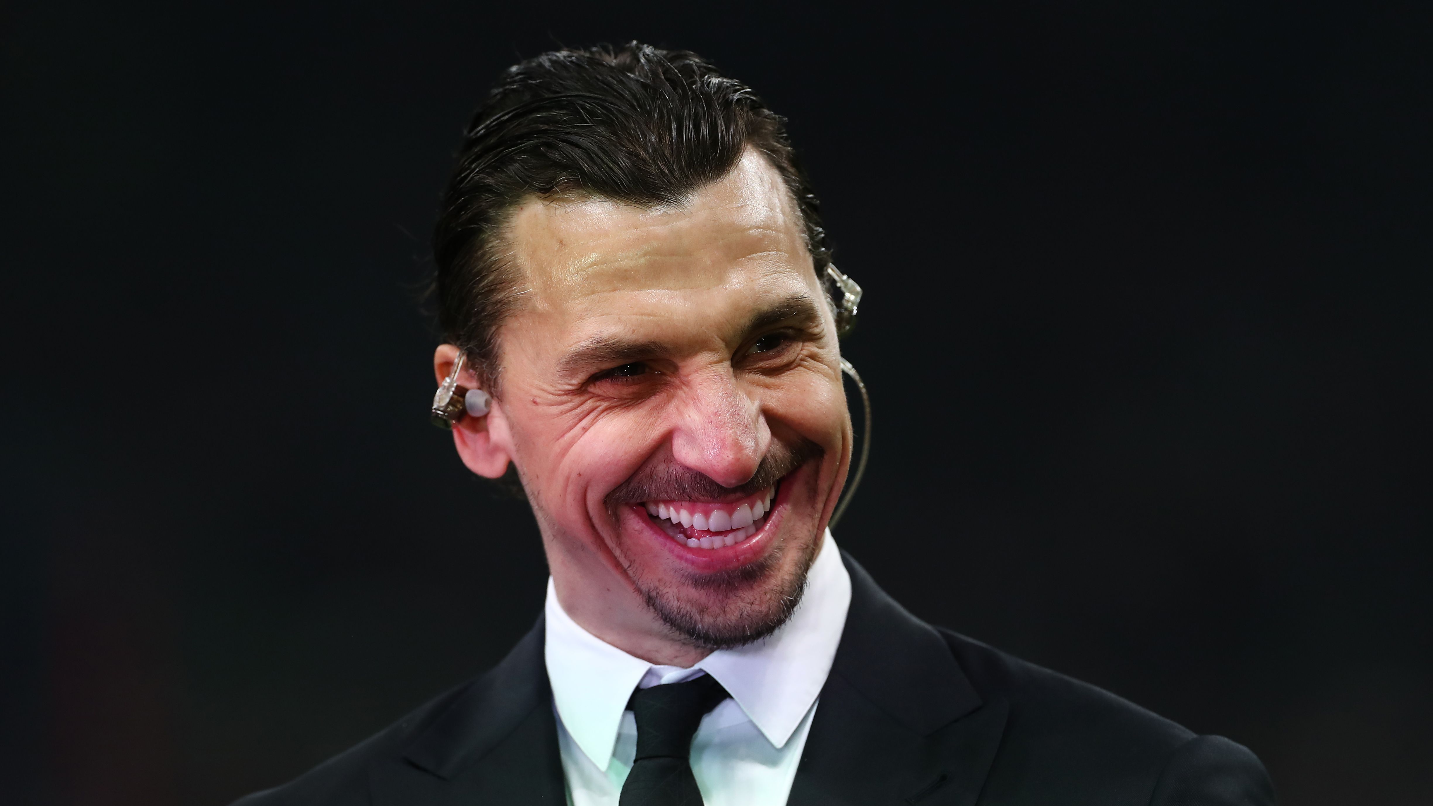 في مشهد حاد.. إبراهيموفيتش يطرد يوتيوبراً بسبب توقعه فوز رونالدو بكأس العالم