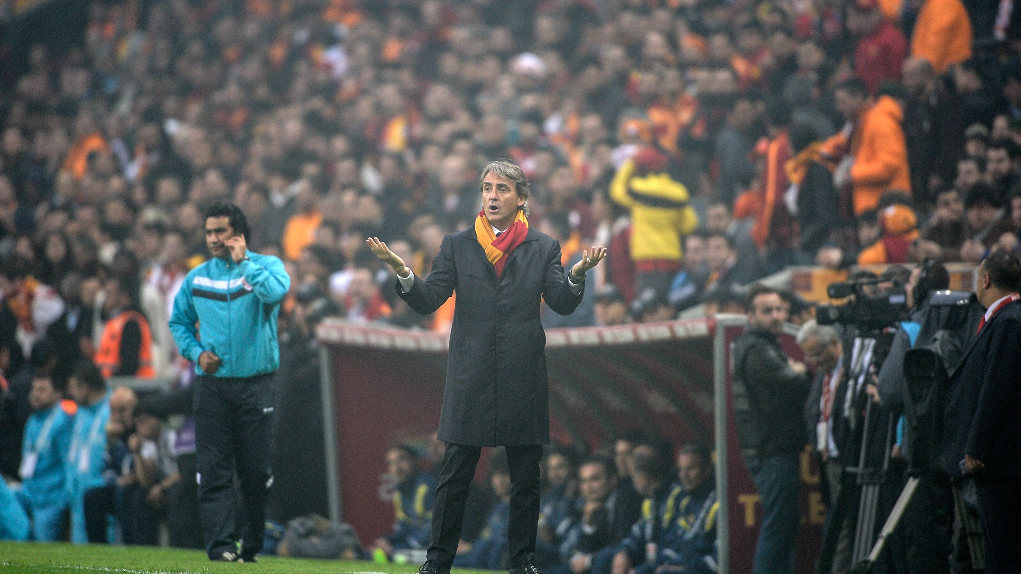 FBL-TUR-FENERBAHCE-GALATASARAY