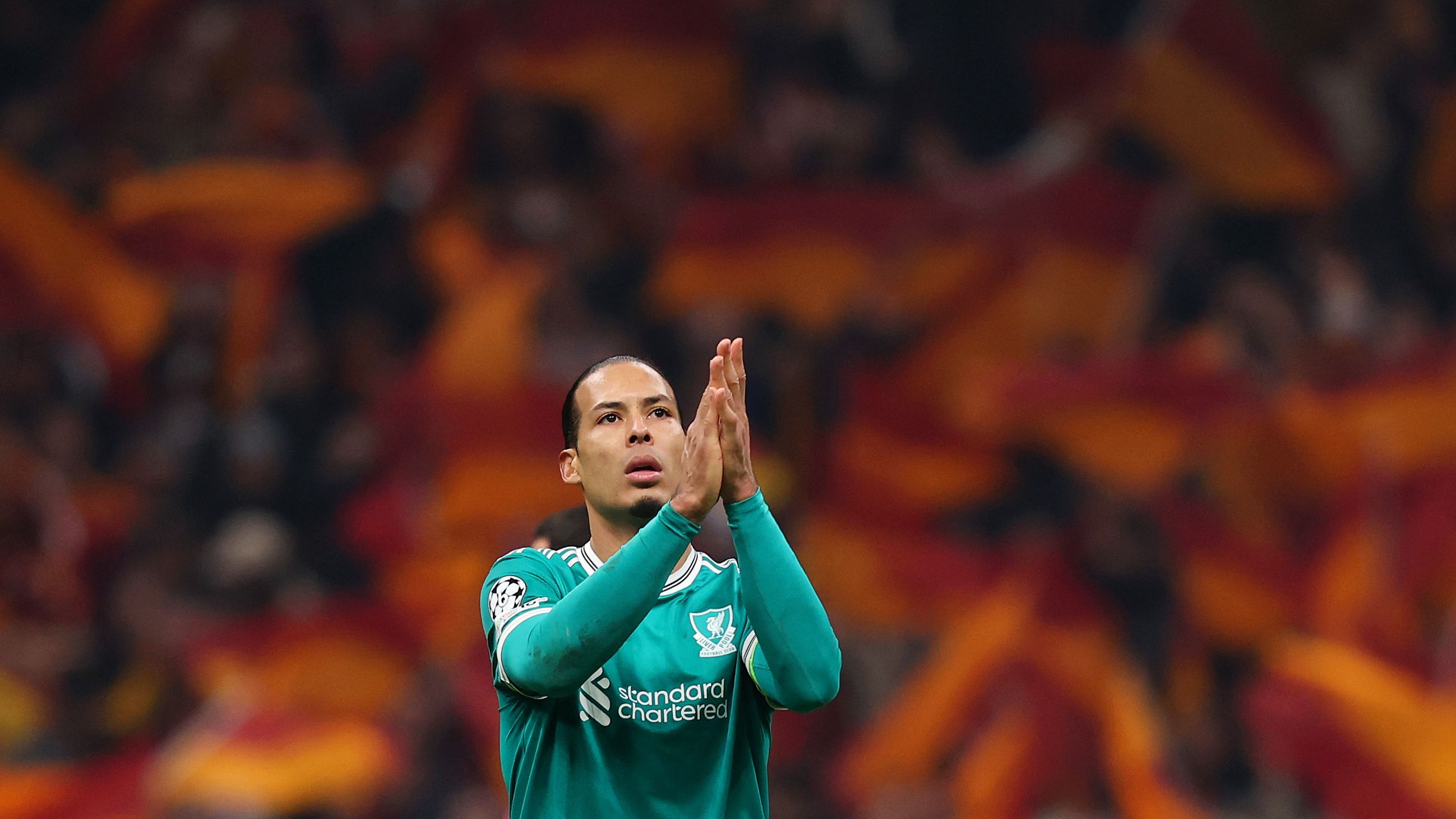 Van Dijk defiende al Liverpool ante Galatasaray en la Champions League