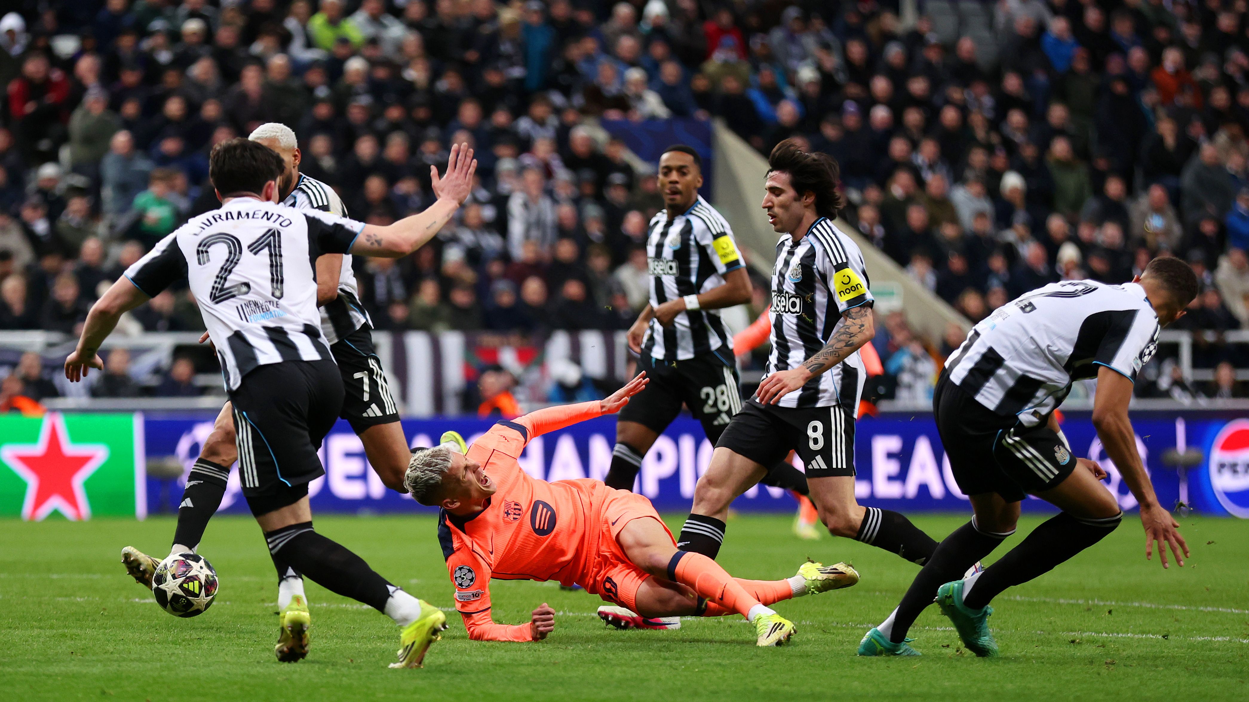 Newcastle United FC v FC Barcelona - UEFA Champions League 2025/26 Round of 16 First Leg