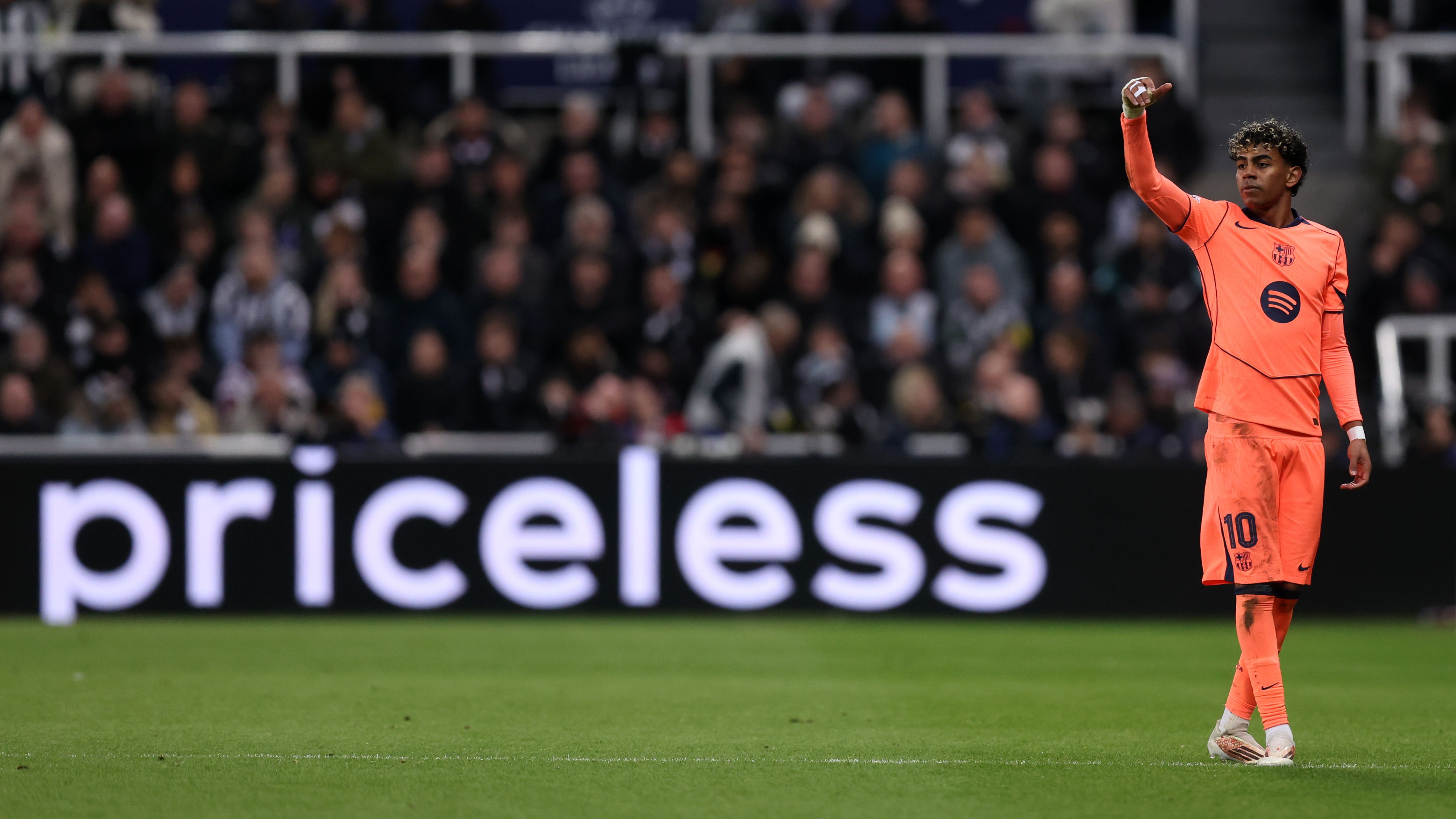 Newcastle United FC v FC Barcelona - UEFA Champions League 2025/26 Round of 16 First Leg