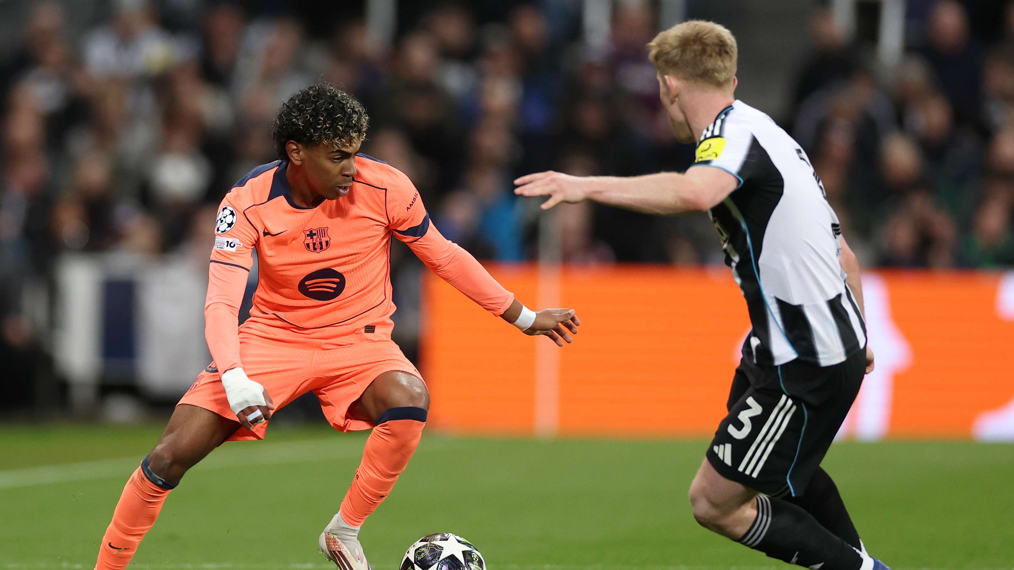 Newcastle United FC v FC Barcelona - UEFA Champions League 2025/26 Round of 16 First Leg