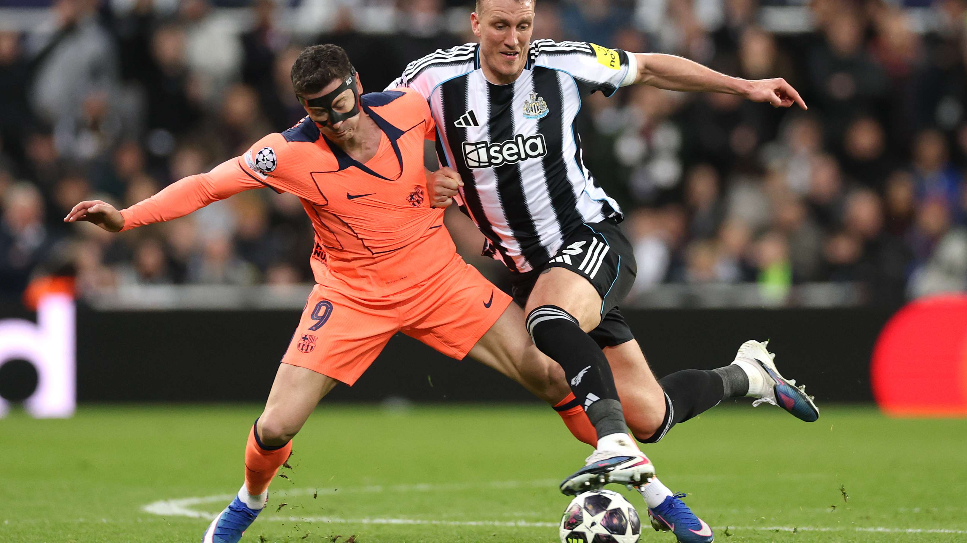 Newcastle United FC v FC Barcelona - UEFA Champions League 2025/26 Round of 16 First Leg