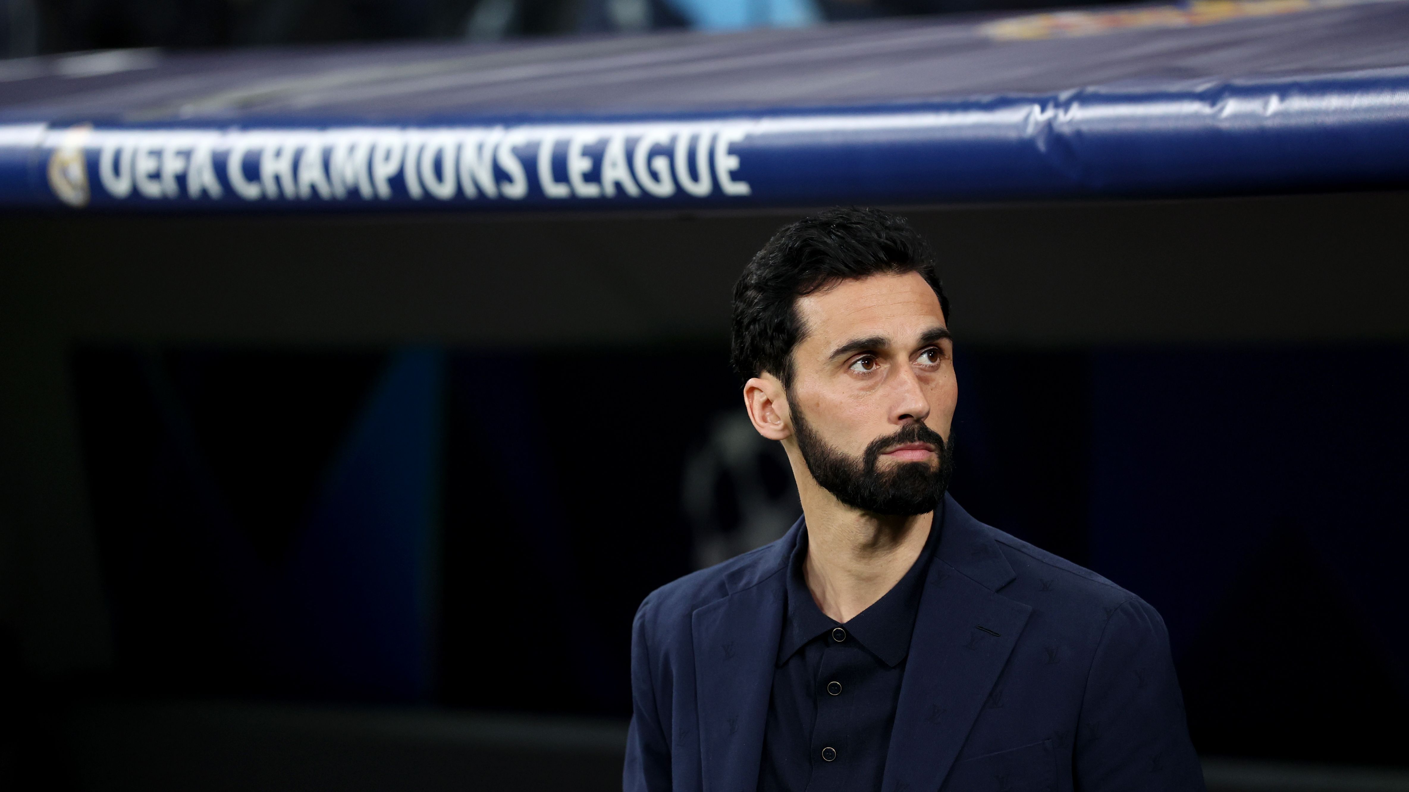 إصابة فيرلاند ميندي تهدد مشاركته في إياب ريال مدريد أمام مانشستر سيتي بدوري الأبطال