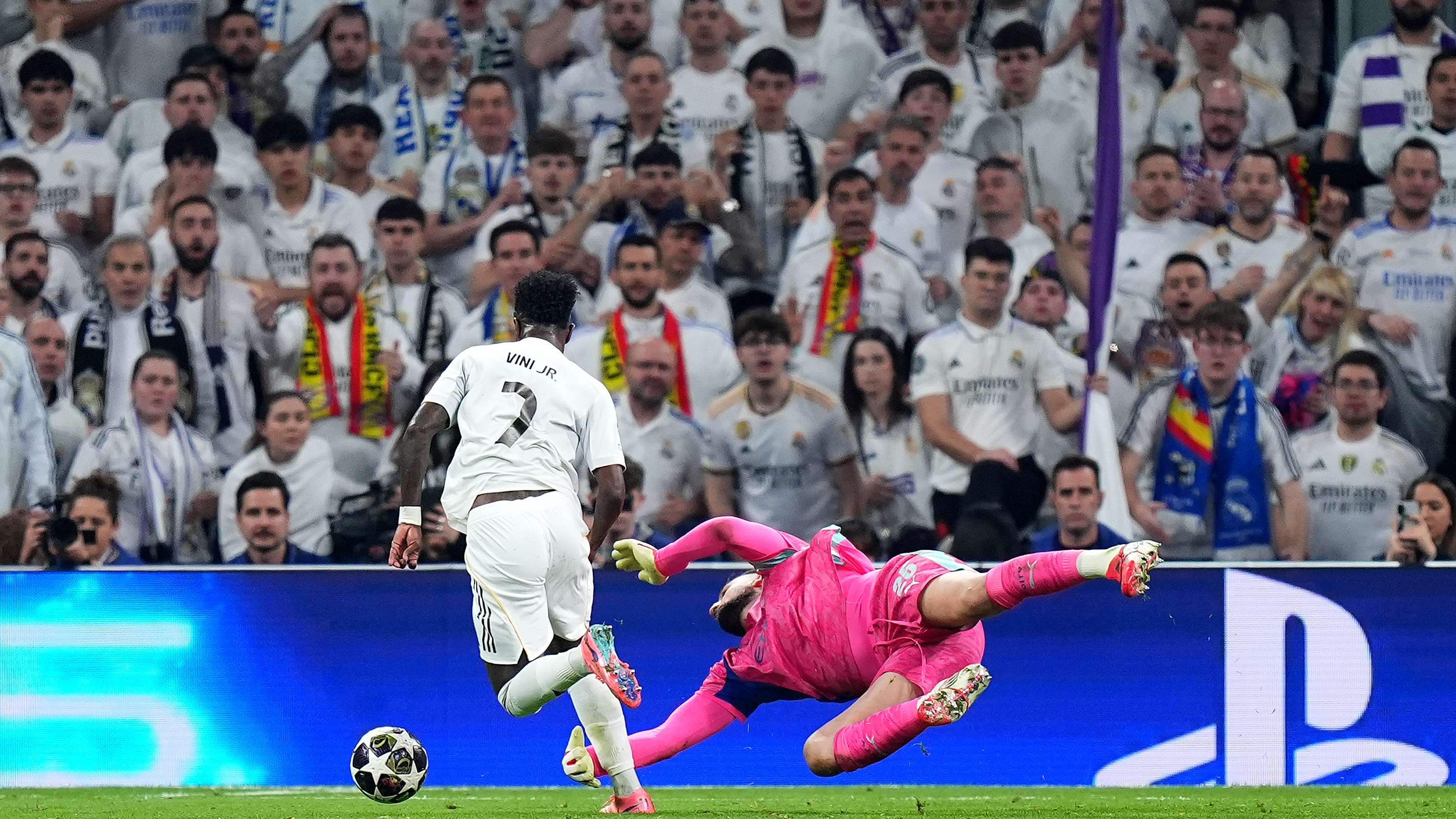 Real Madrid CF v Manchester City FC - UEFA Champions League 2025/26 Round of 16 First Leg