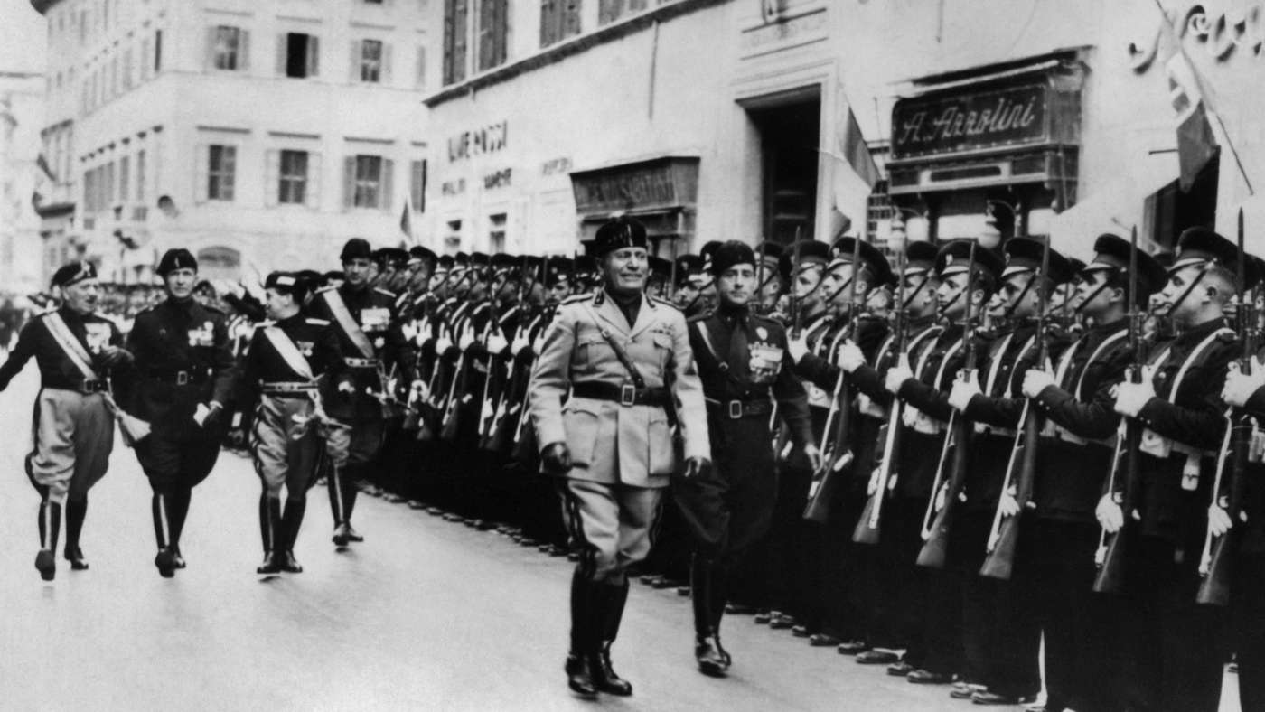 BIO MUSSOLINI-TROOPS