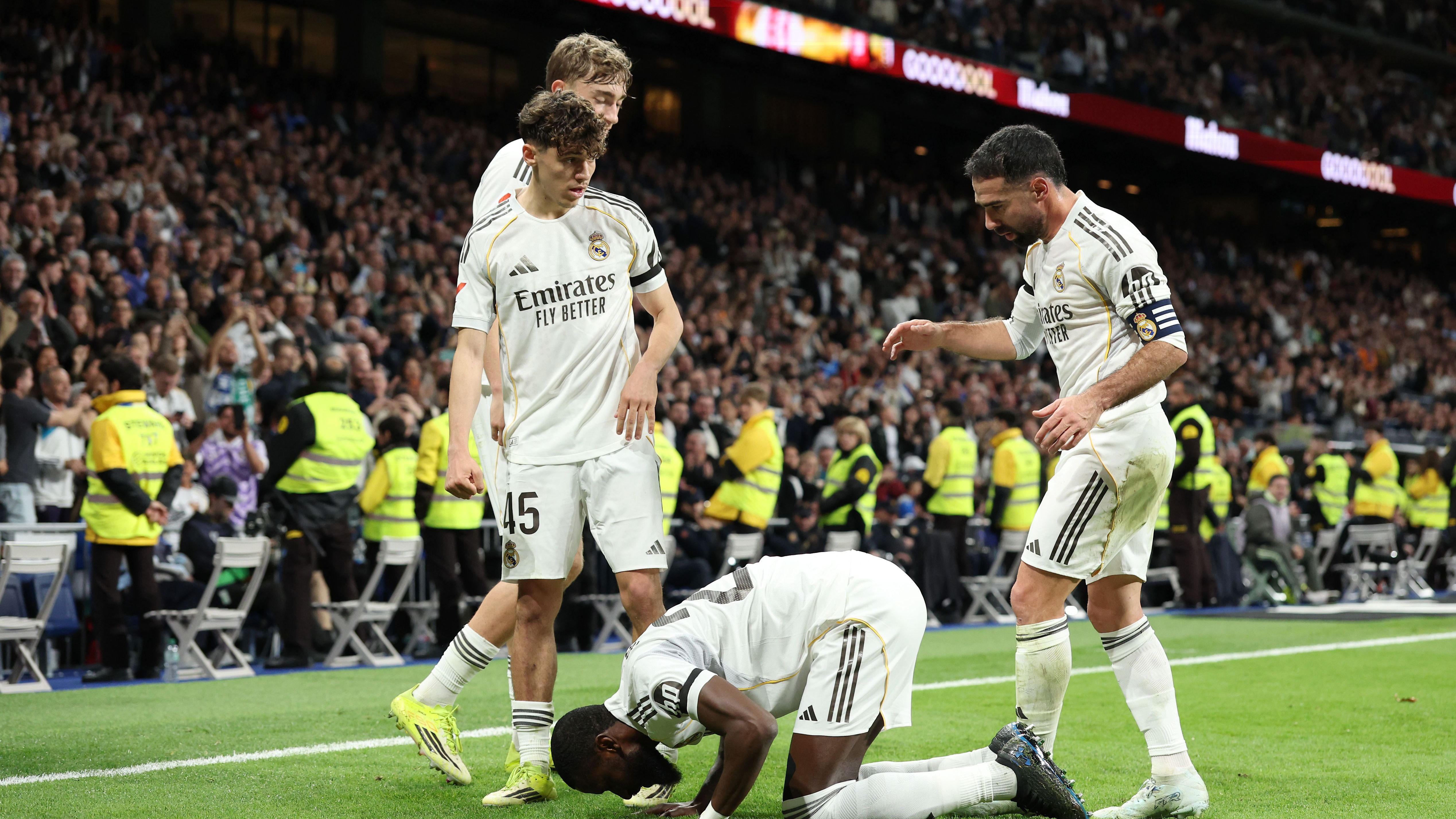 Real Madrid CF v Elche CF - LaLiga EA Sports