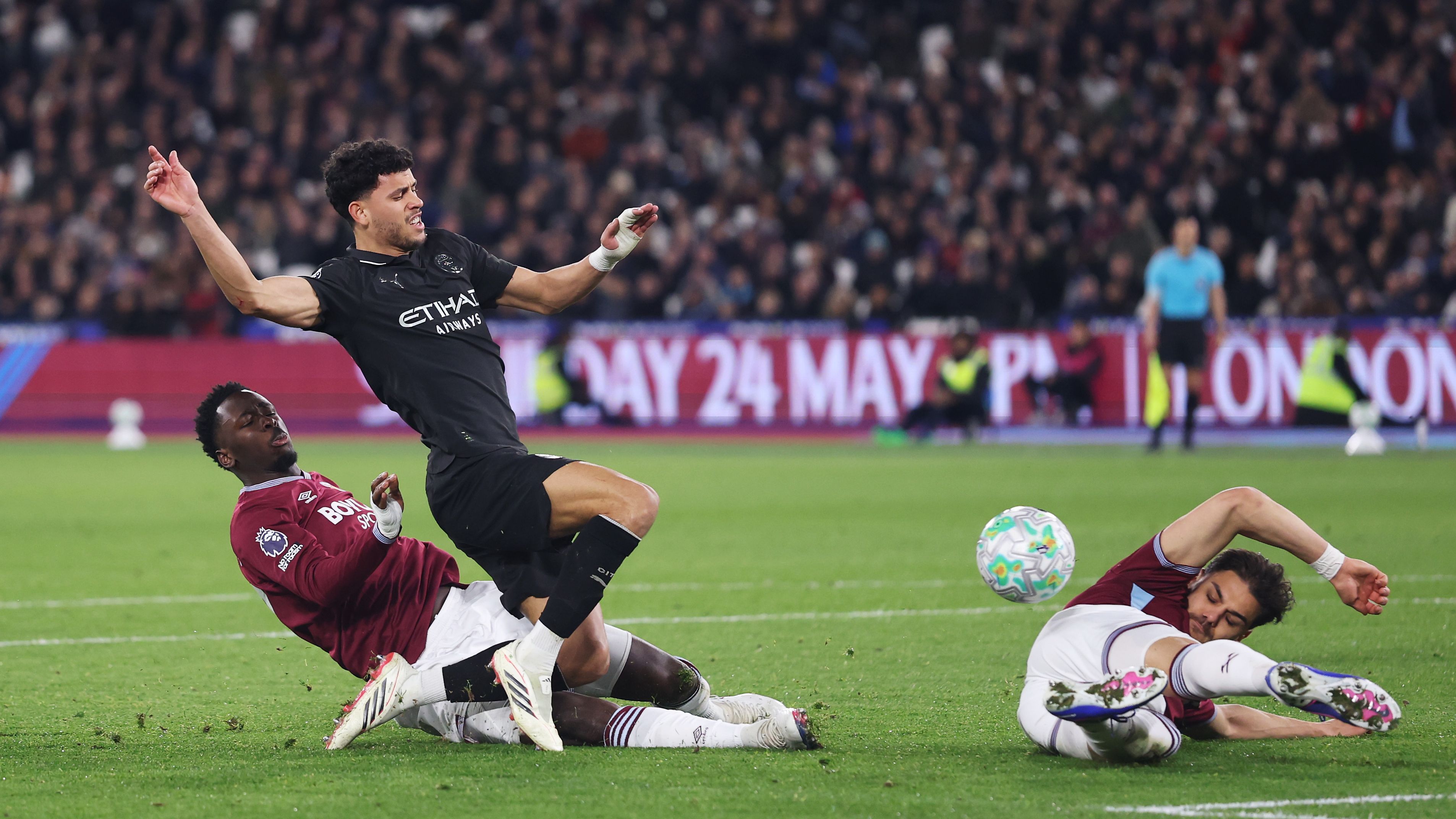 تعثر مانشستر سيتي أمام وست هام: ملخص التريند الرياضي