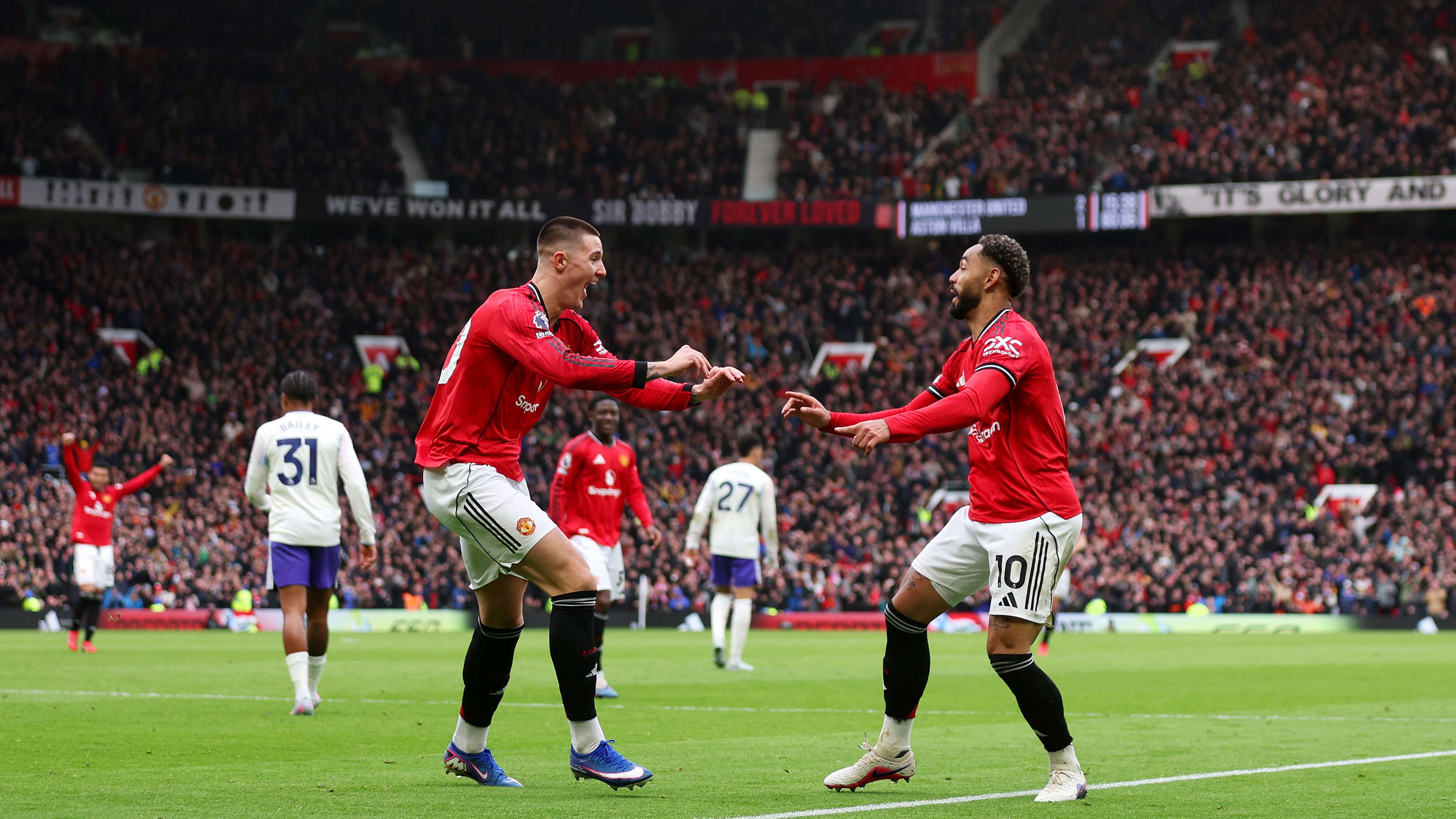 Manchester United v Aston Villa - Premier League